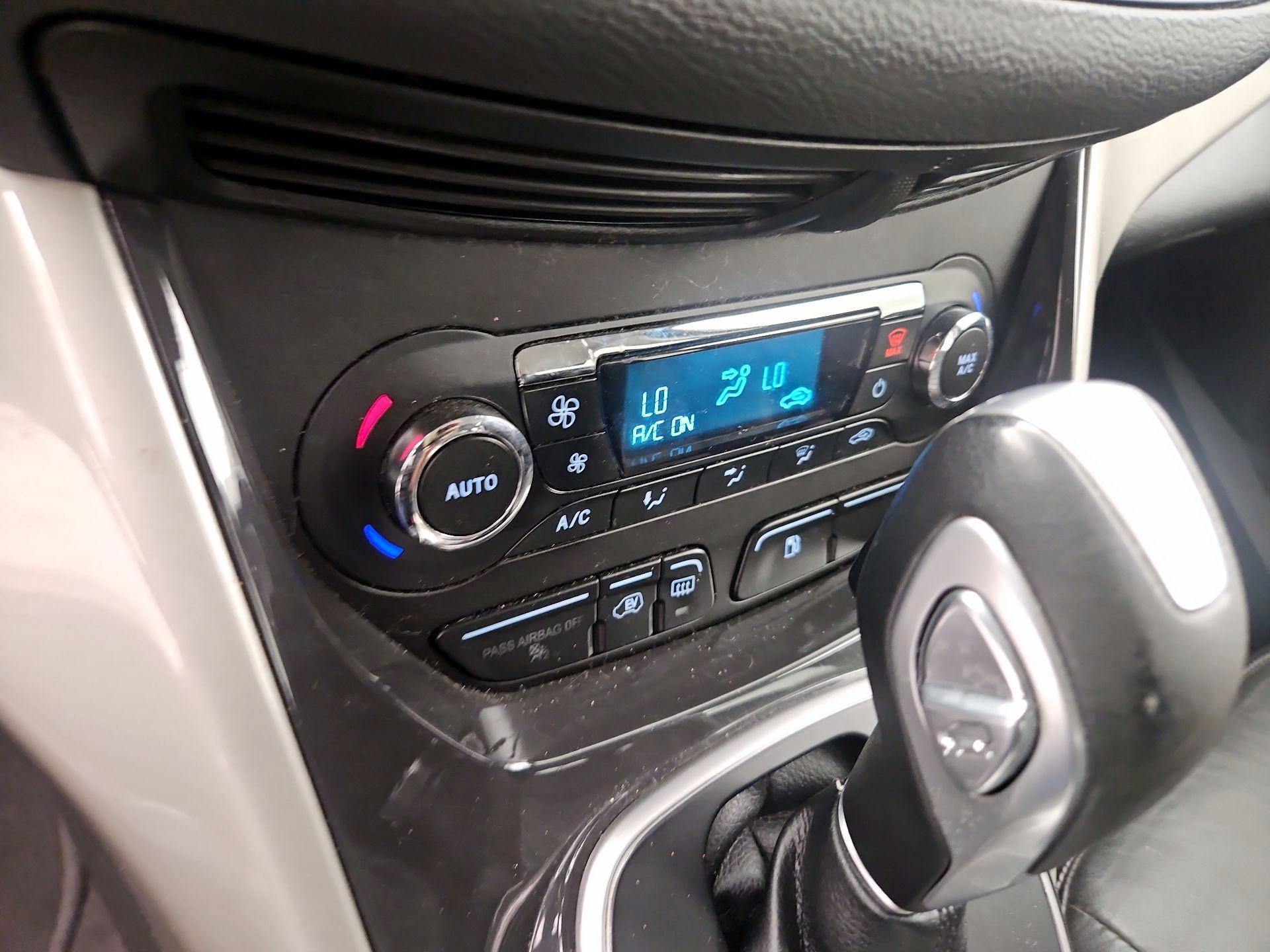Thumbnail: 2016 Ford C-Max - 15