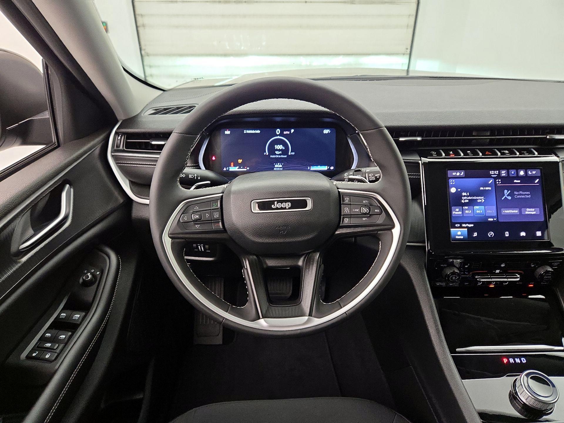 Thumbnail: 2023 Jeep Grand Cherokee - 10