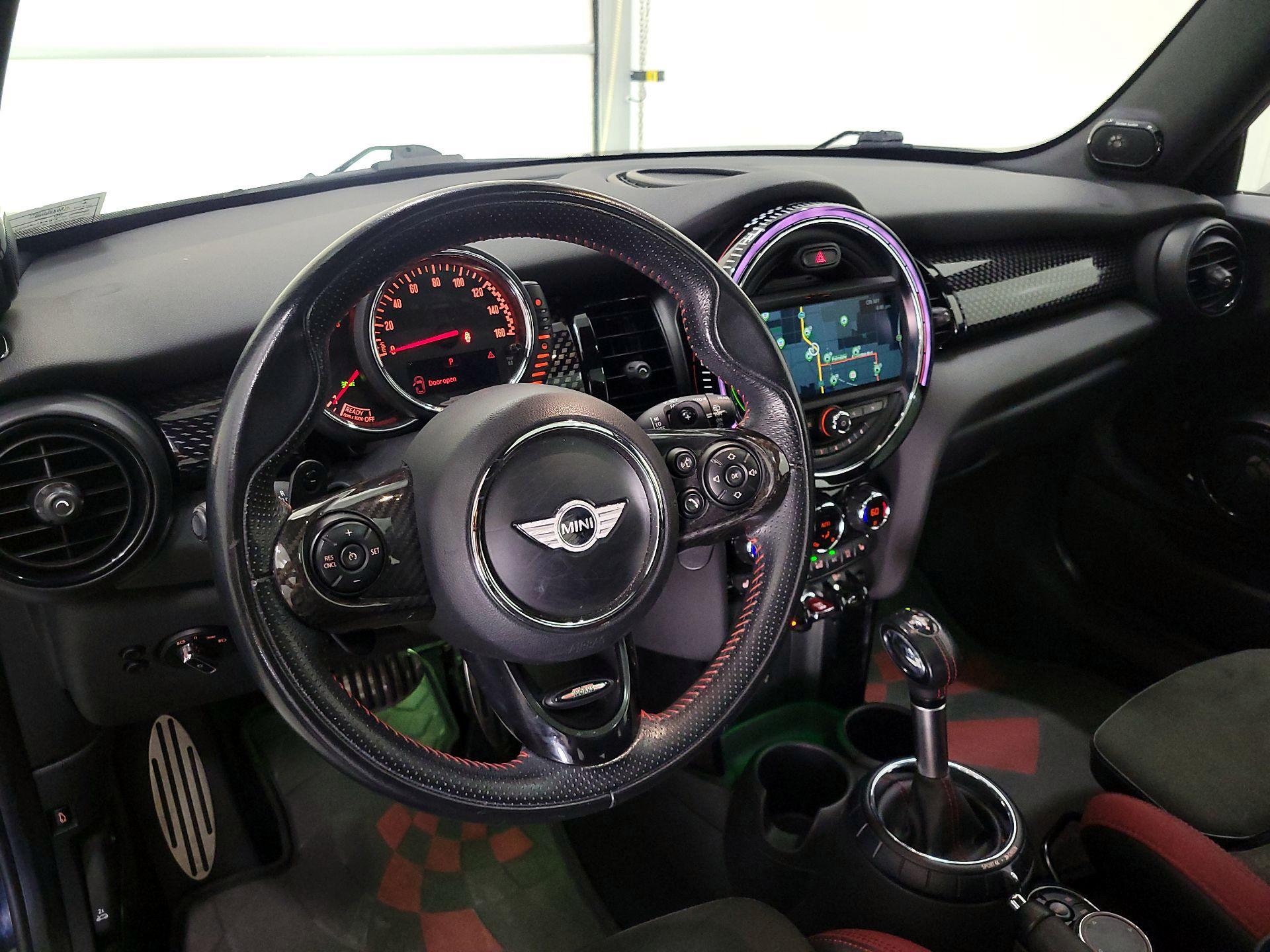 Thumbnail: 2017 MINI Cooper Hardtop - 9