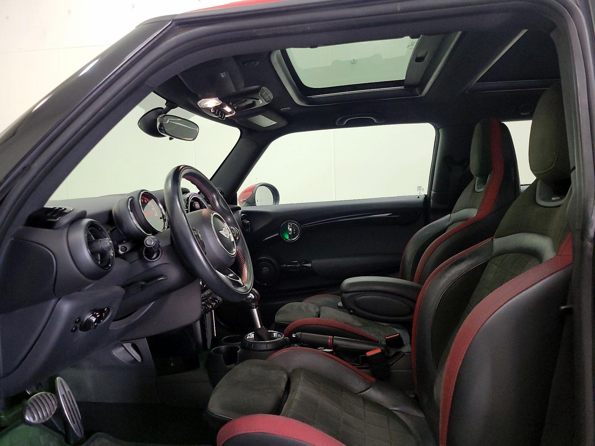 Thumbnail: 2017 MINI Cooper Hardtop - 20