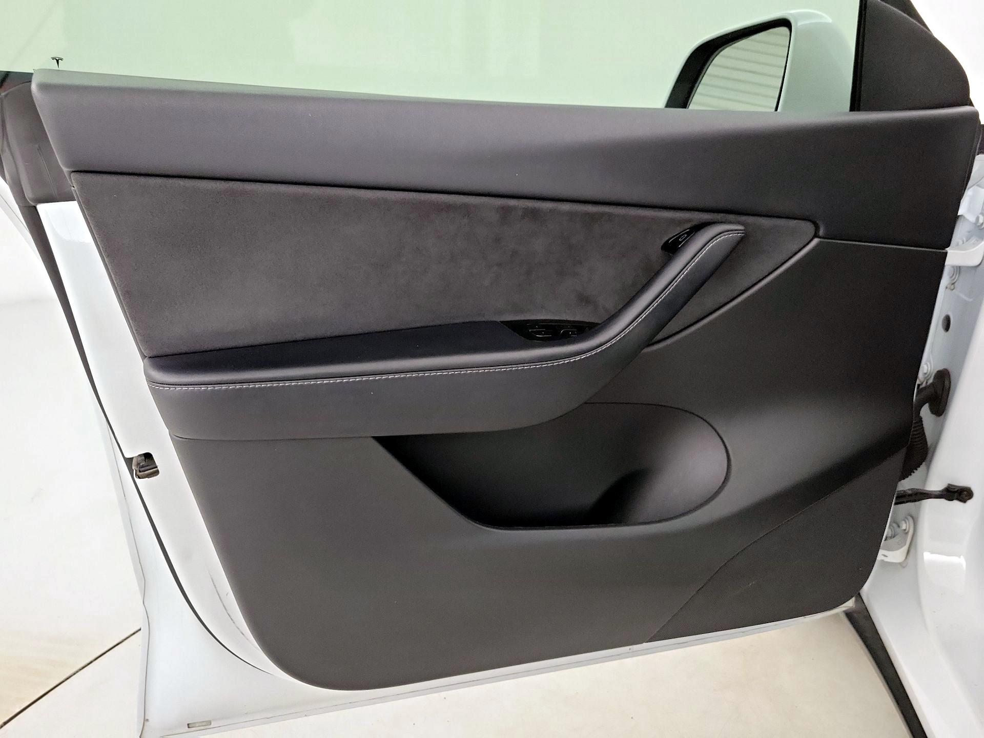 Thumbnail: 2020 Tesla Model Y - 12