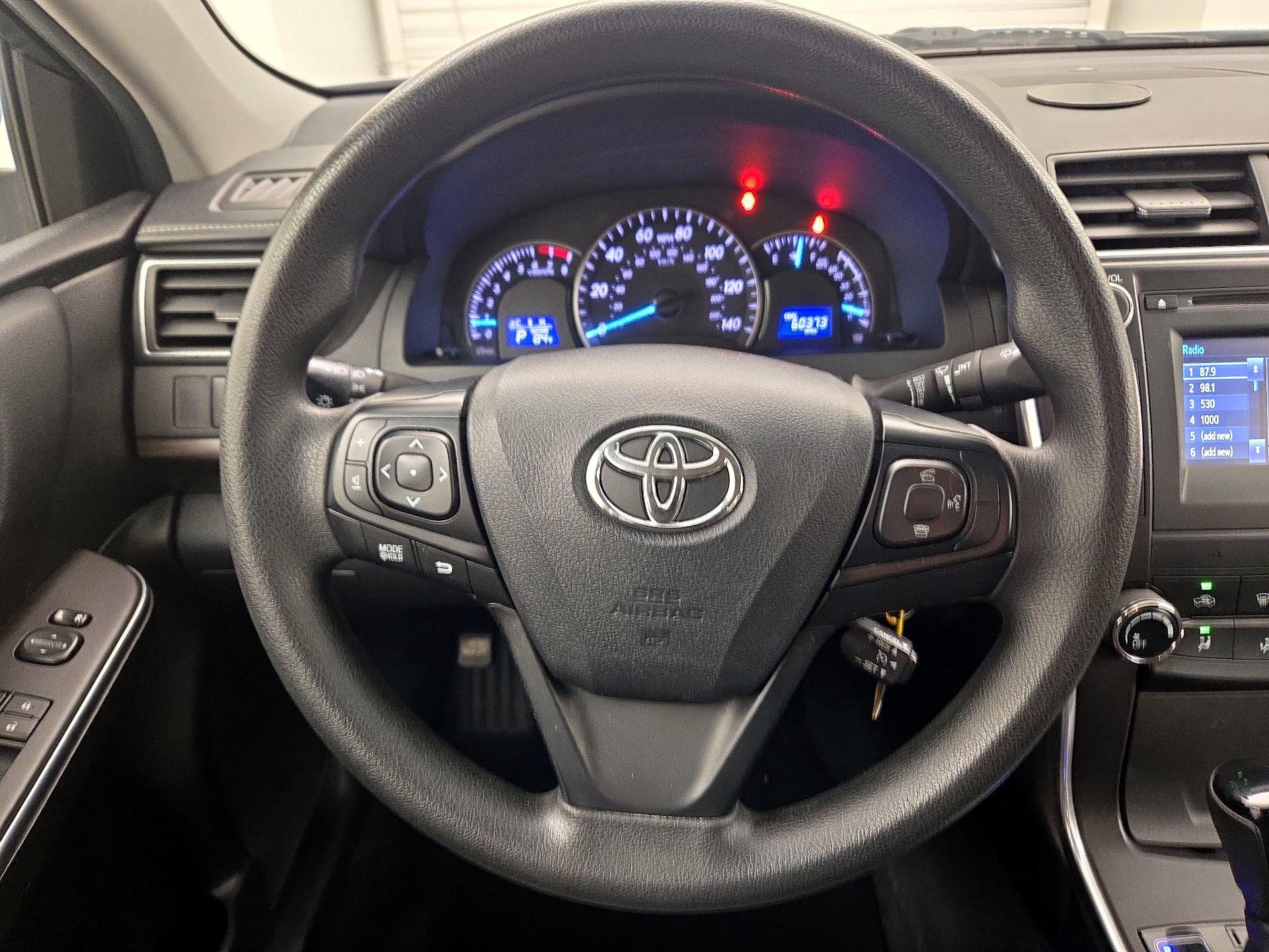 Thumbnail: 2015 Toyota Camry - 10