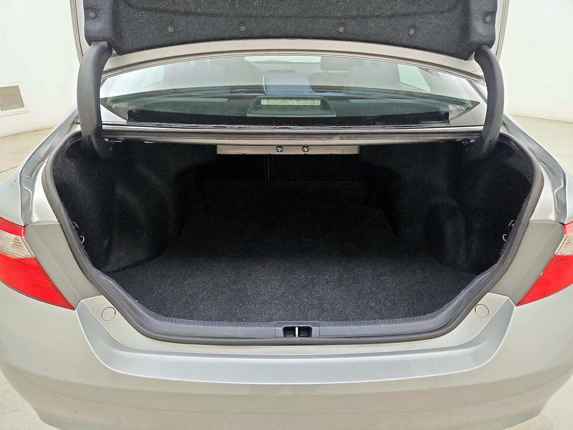 Thumbnail: 2015 Toyota Camry - 20