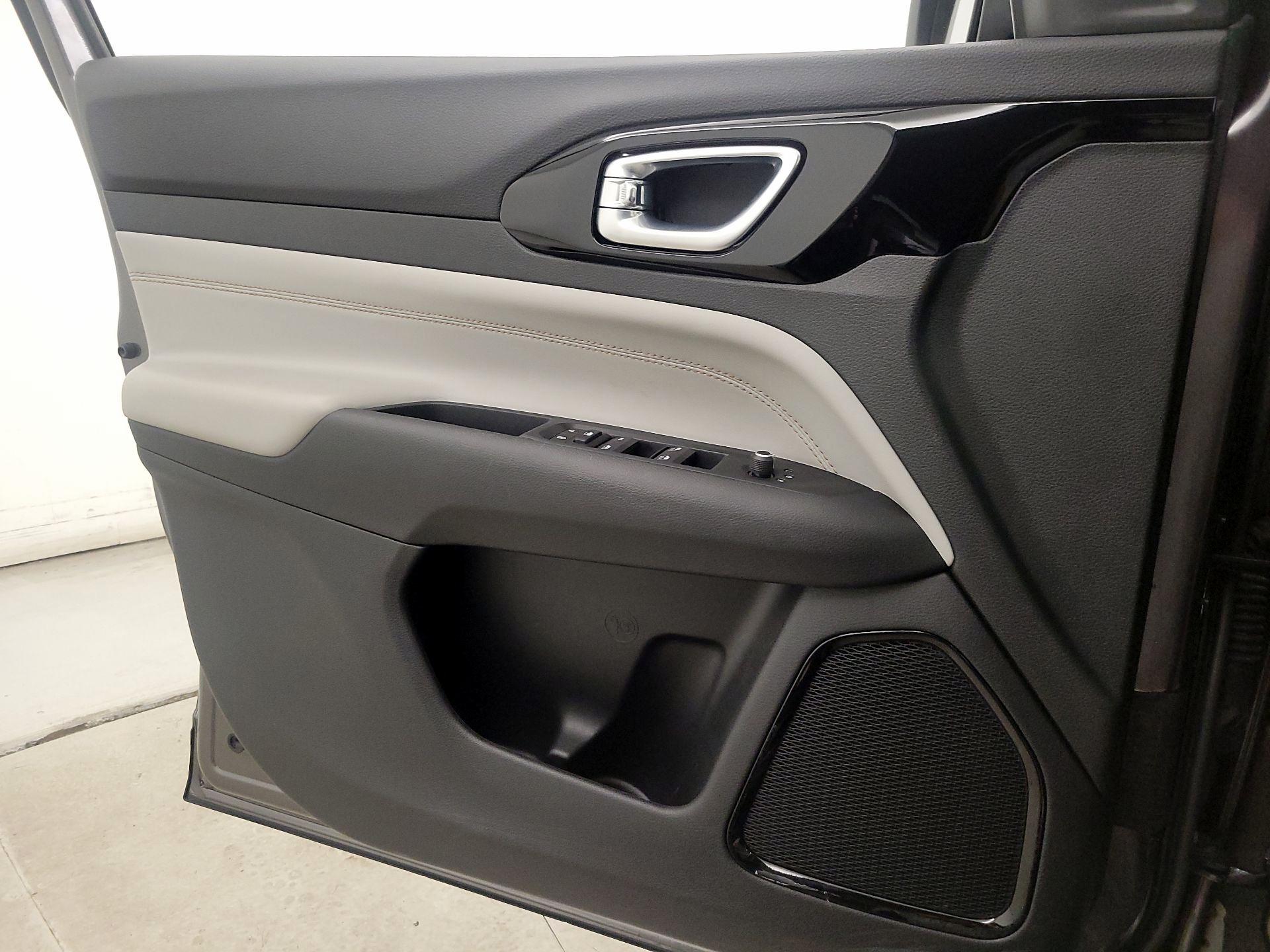 Thumbnail: 2022 Jeep Compass - 12