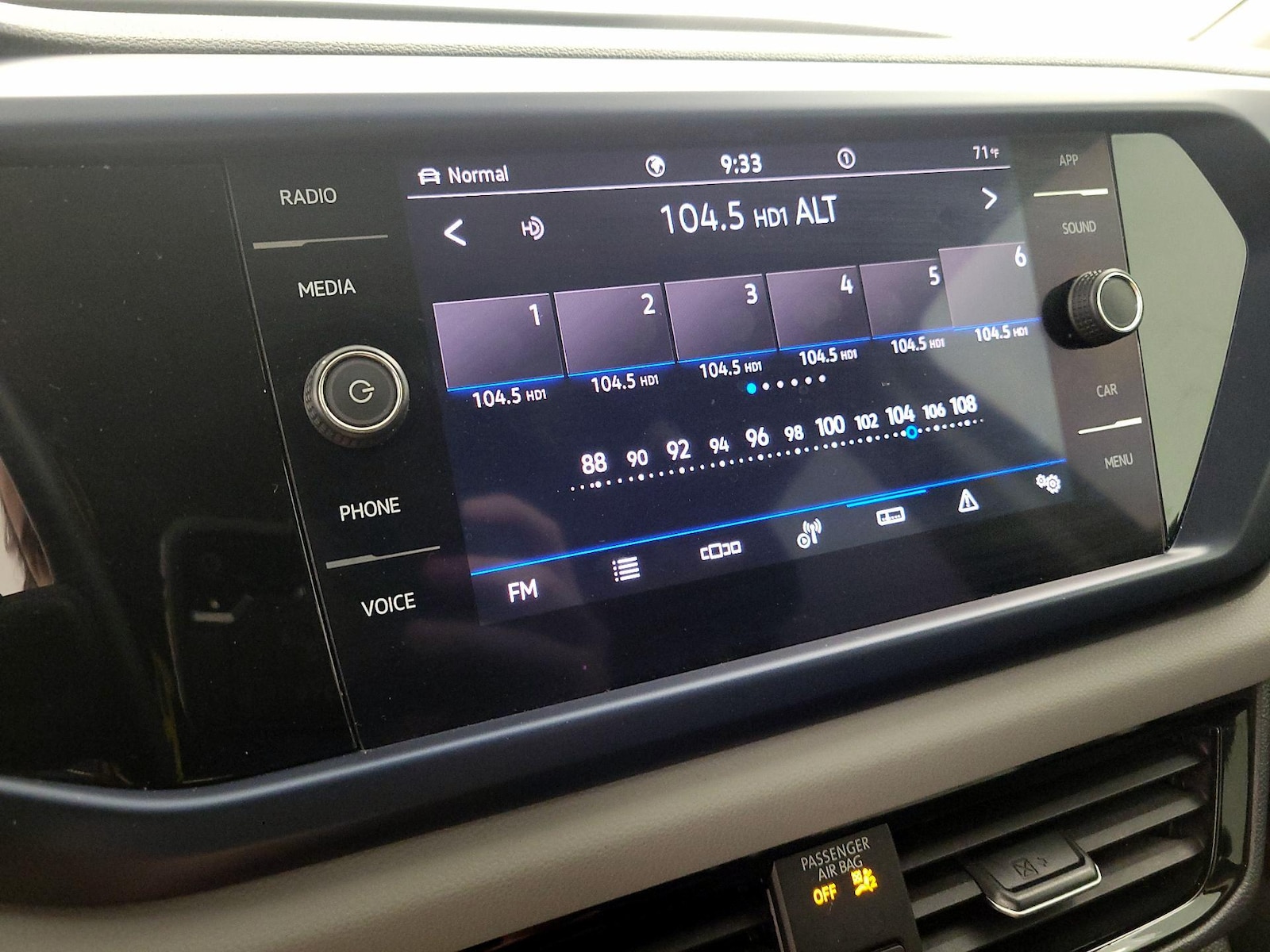 2022 Volkswagen Taos SE - Photo 16