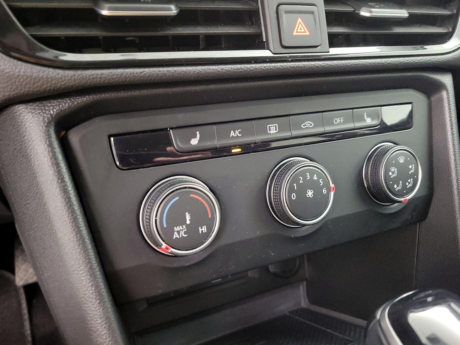 2022 Volkswagen Taos SE - Photo 17