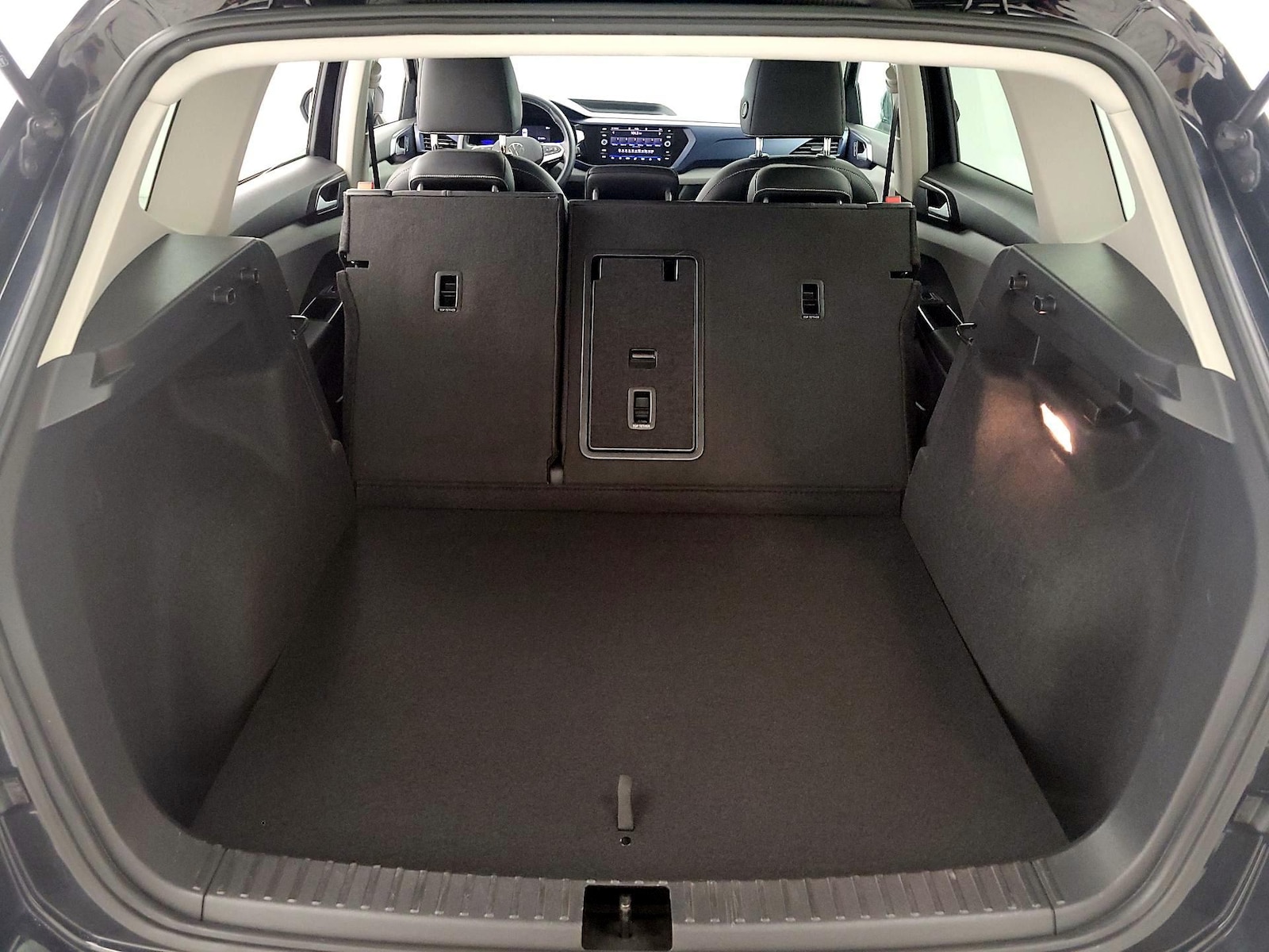 2022 Volkswagen Taos SE - Photo 22