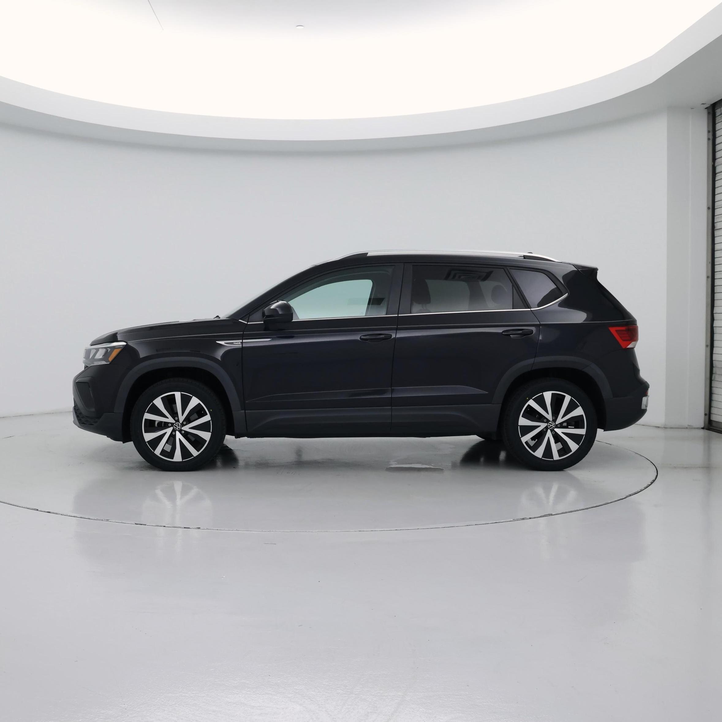 Thumbnail: 2022 Volkswagen Taos - 3