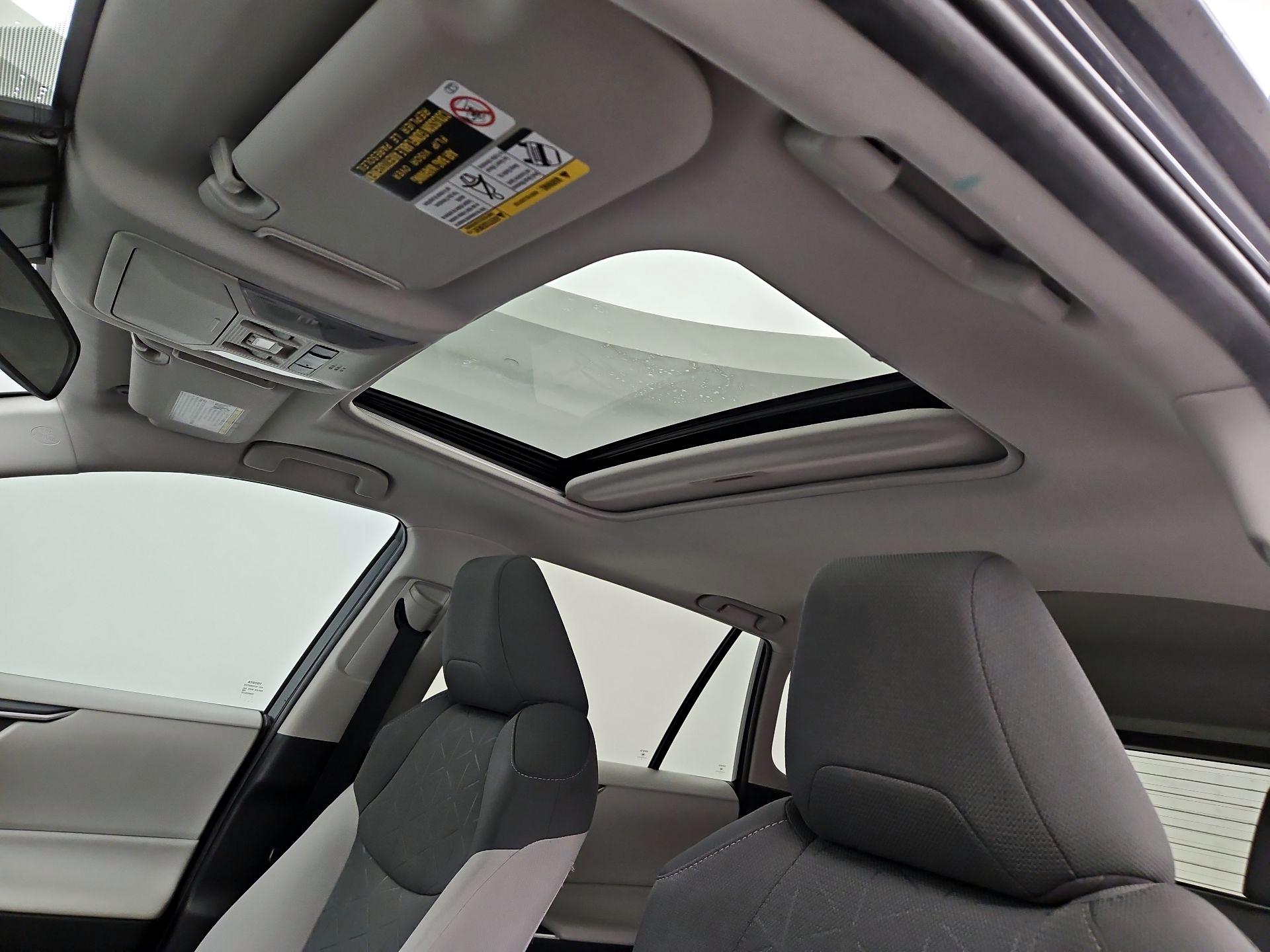 Thumbnail: 2019 Toyota RAV4 - 19
