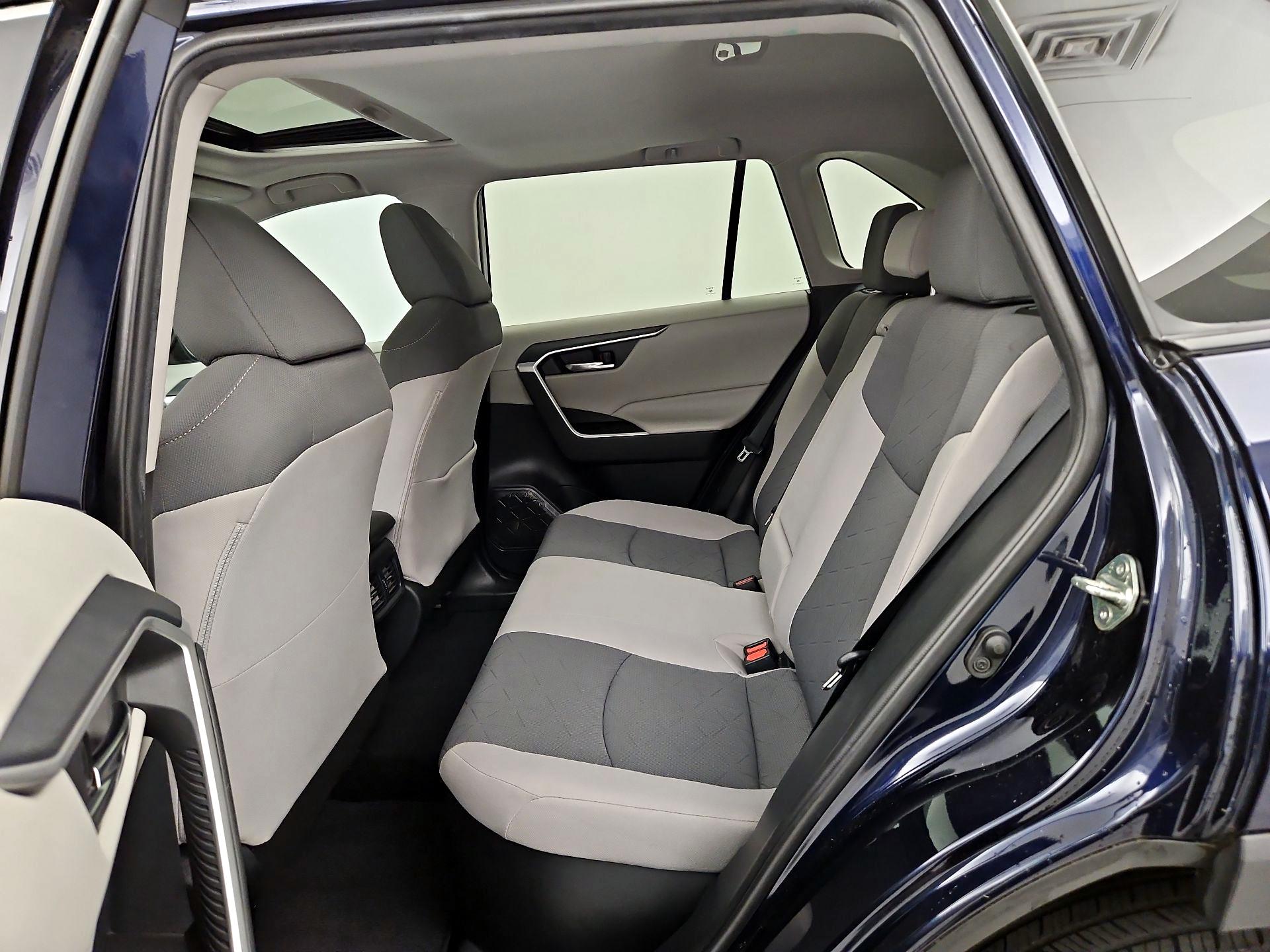 Thumbnail: 2019 Toyota RAV4 - 20