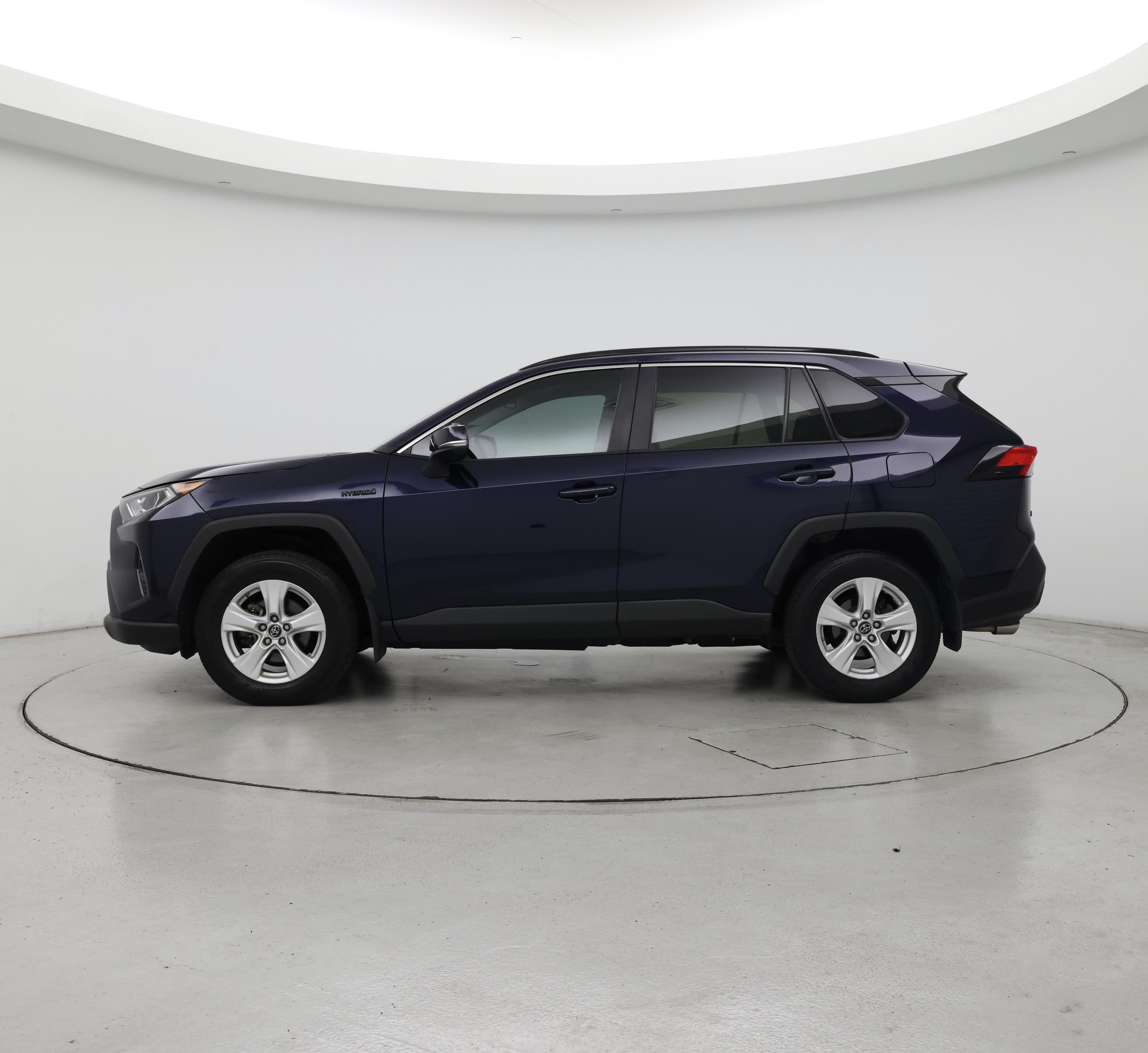 Thumbnail: 2019 Toyota RAV4 - 3