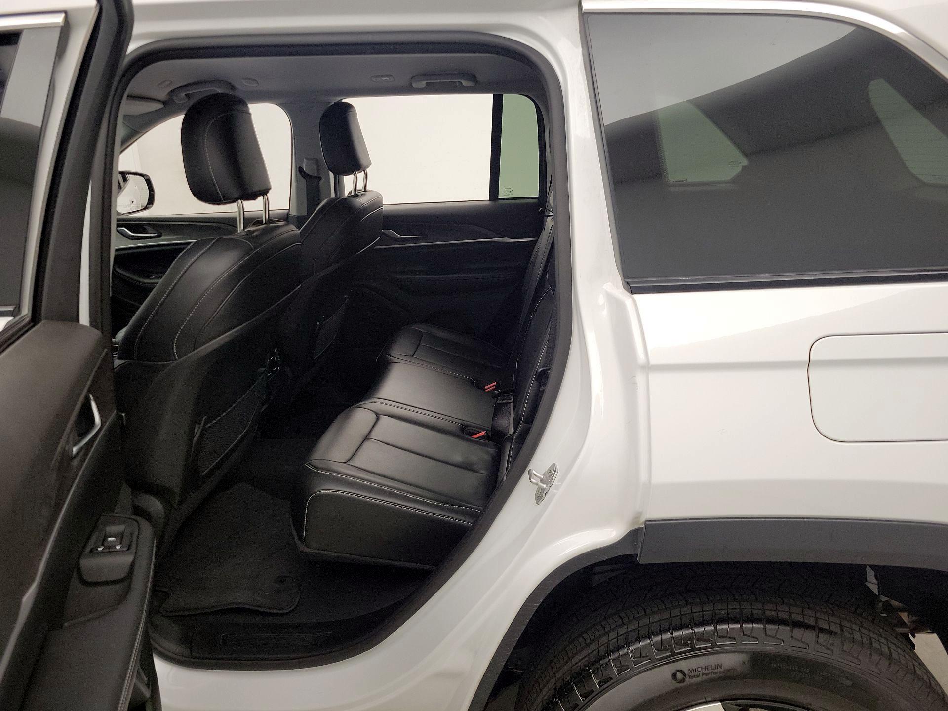 Thumbnail: 2023 Jeep Grand Cherokee - 20