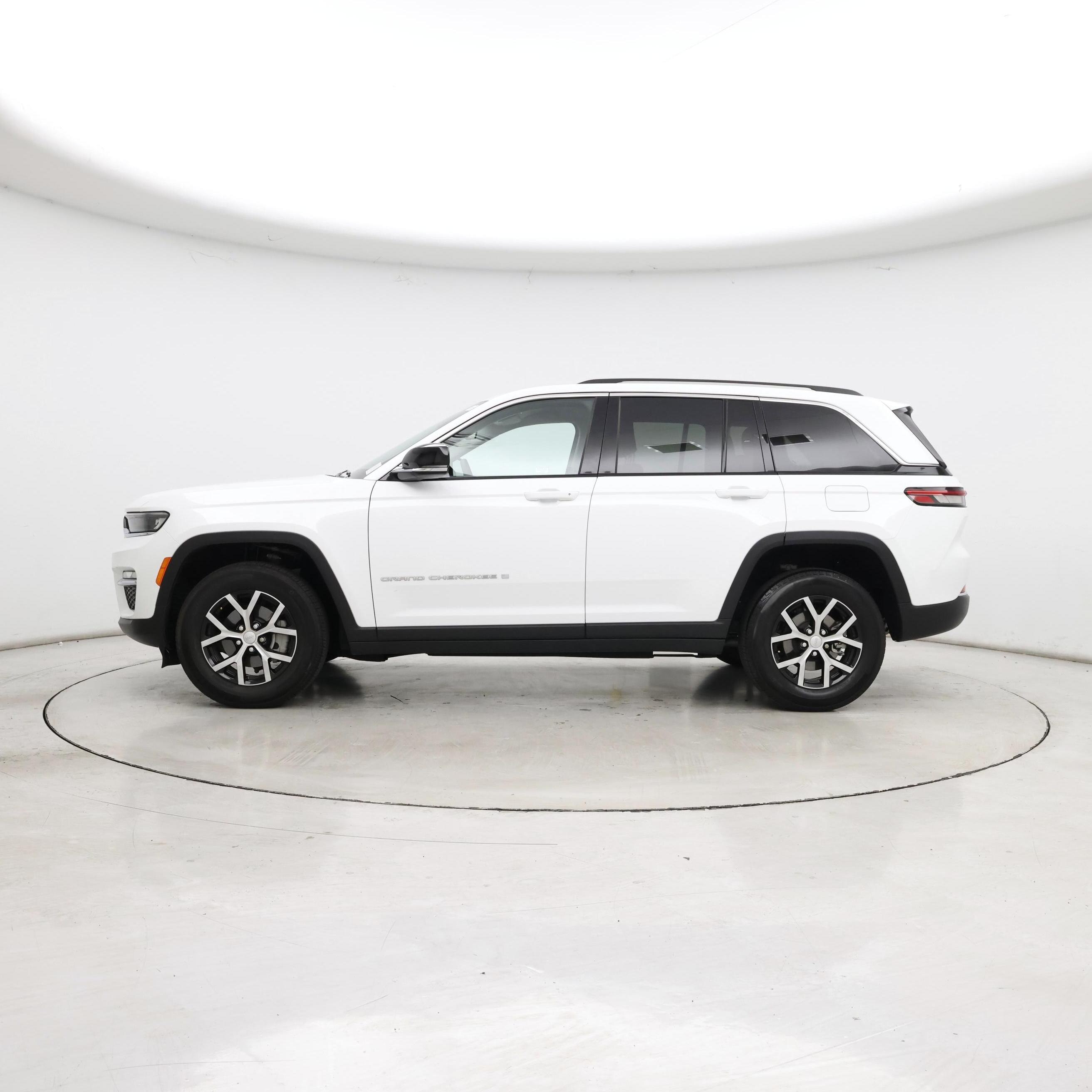 Thumbnail: 2023 Jeep Grand Cherokee - 3