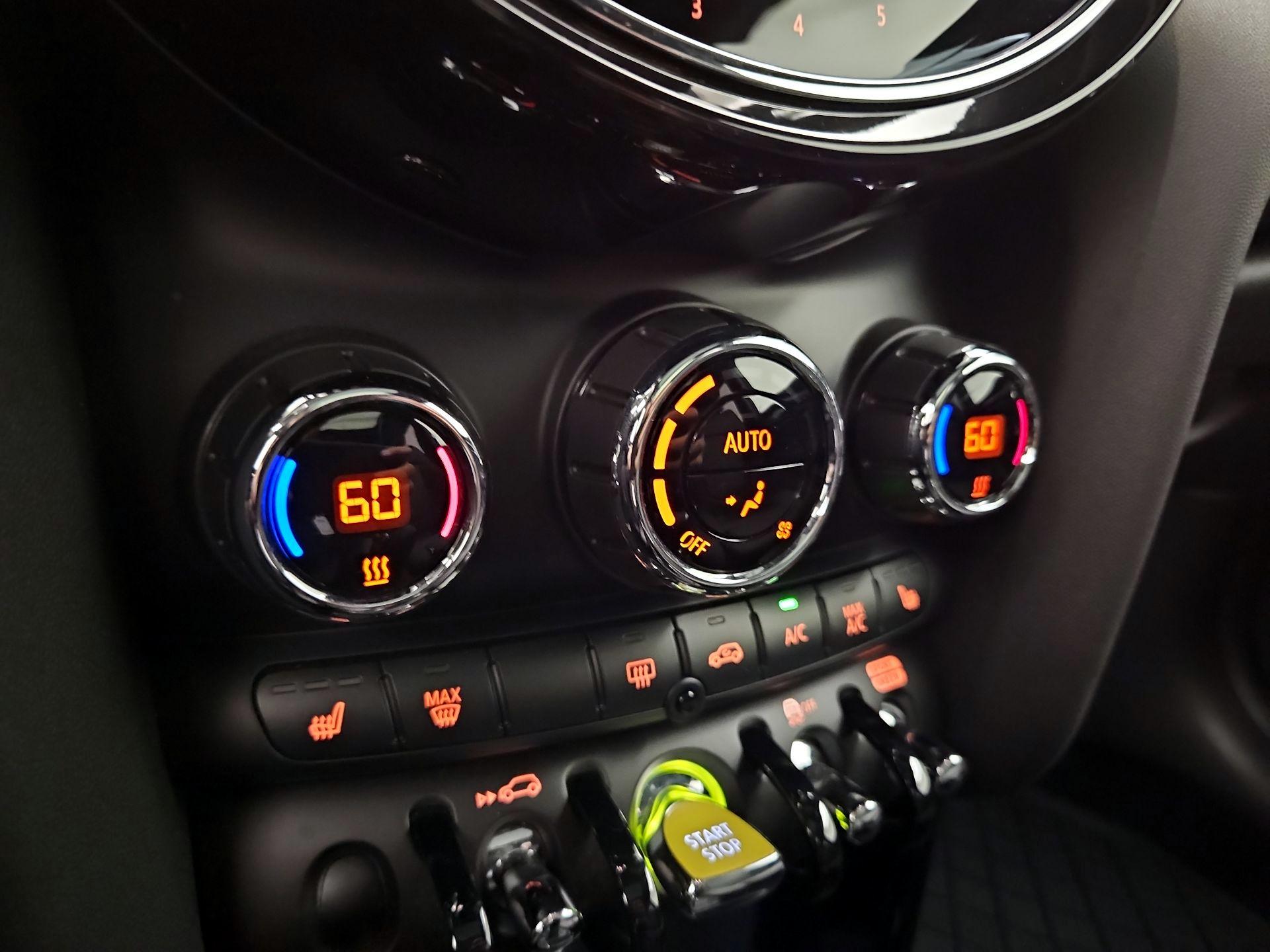 Thumbnail: 2023 MINI Cooper Hardtop - 17