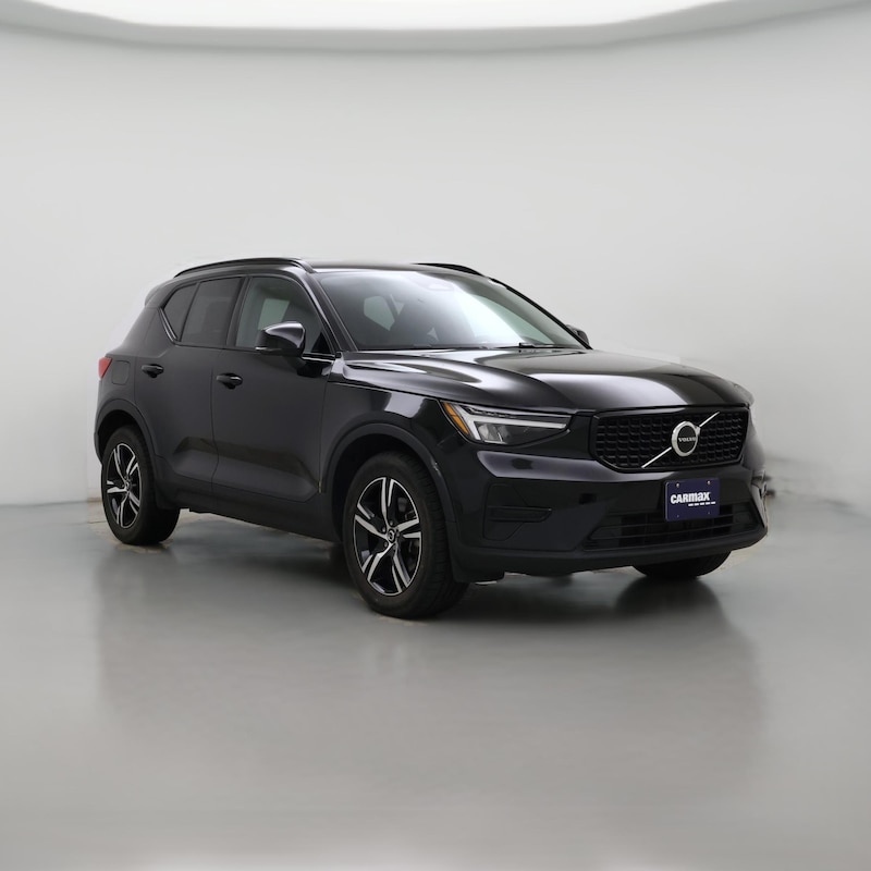 2024 Volvo XC40 B5 Core Dark Theme