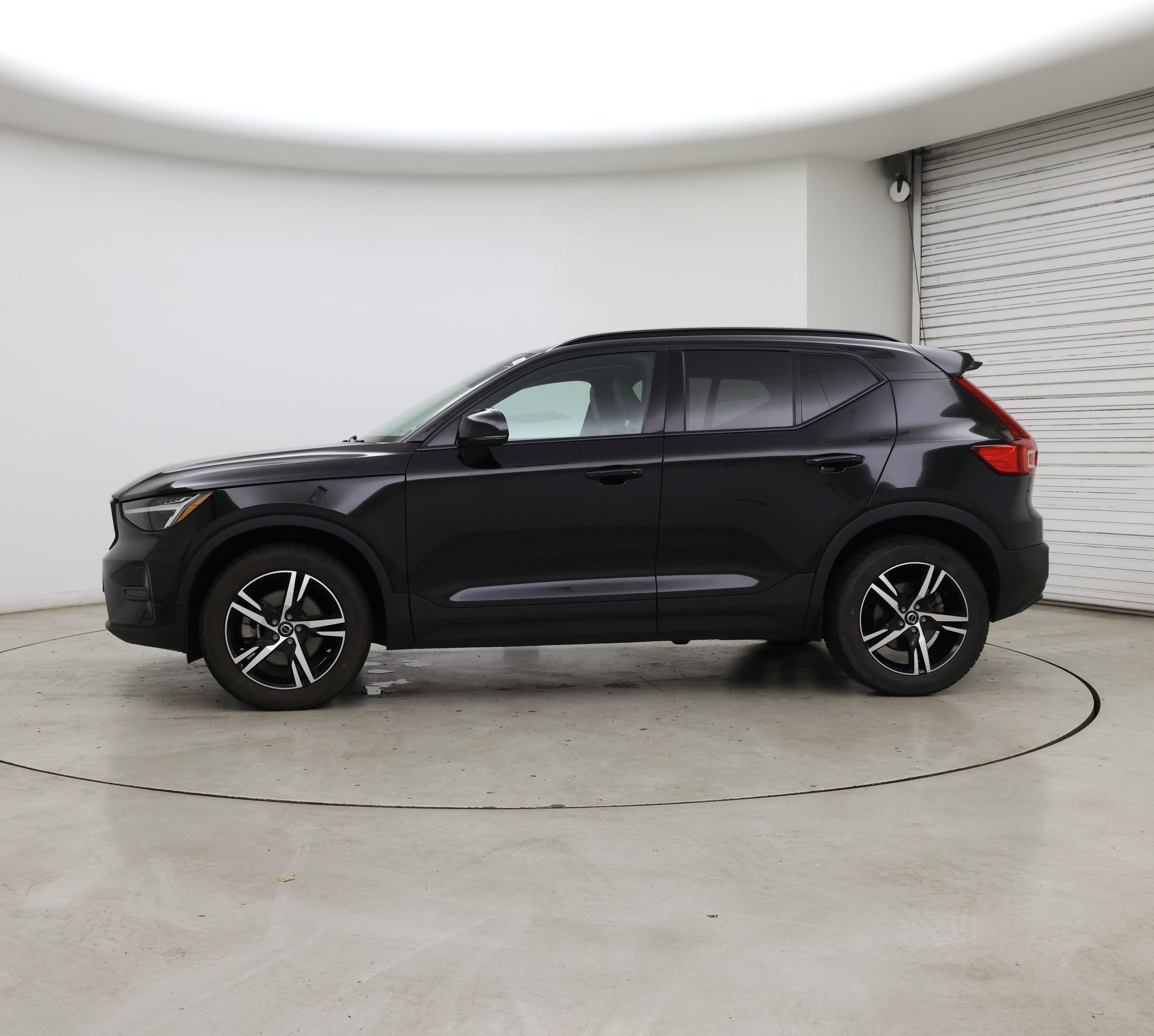 Thumbnail: 2024 Volvo XC40 - 3