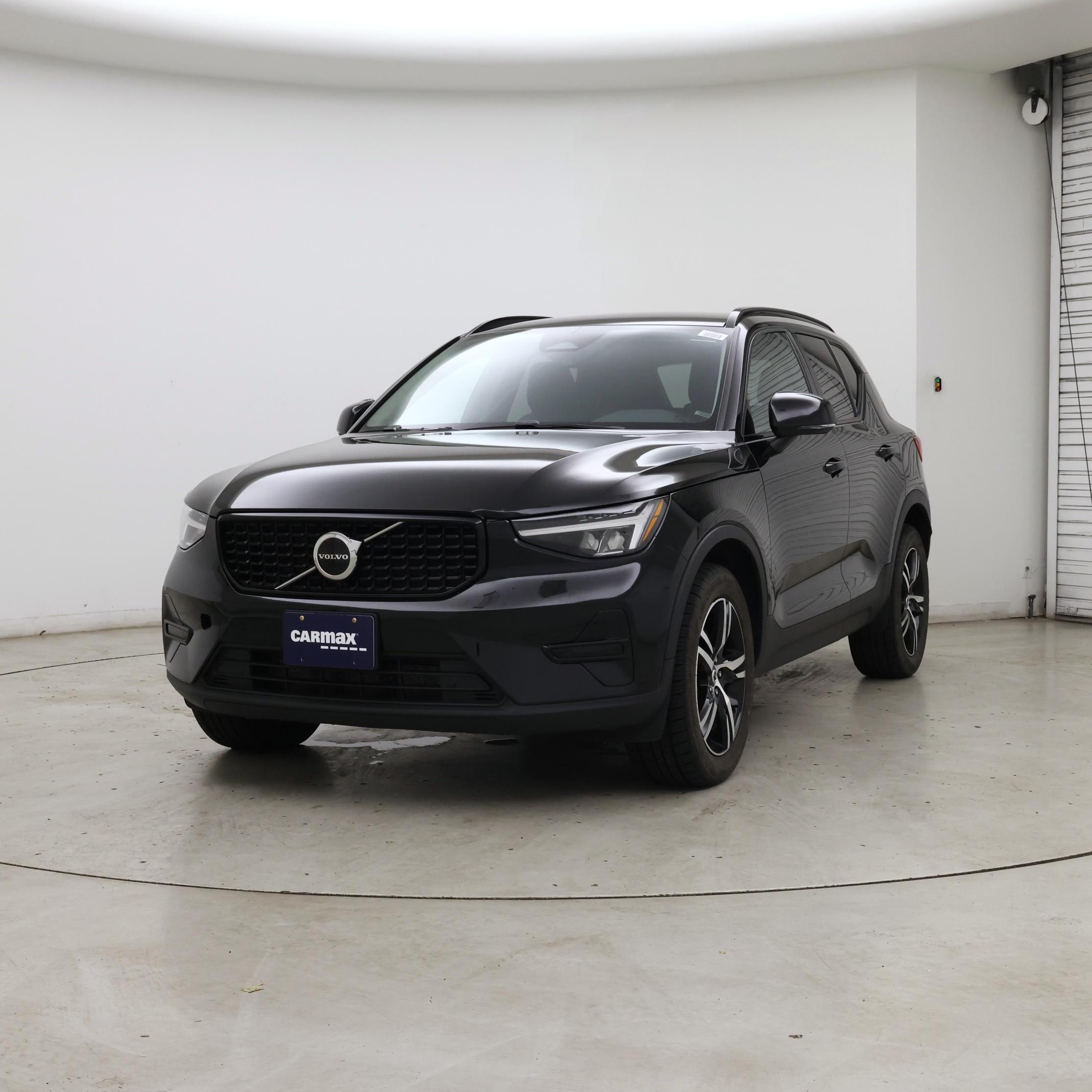 Thumbnail: 2024 Volvo XC40 - 4