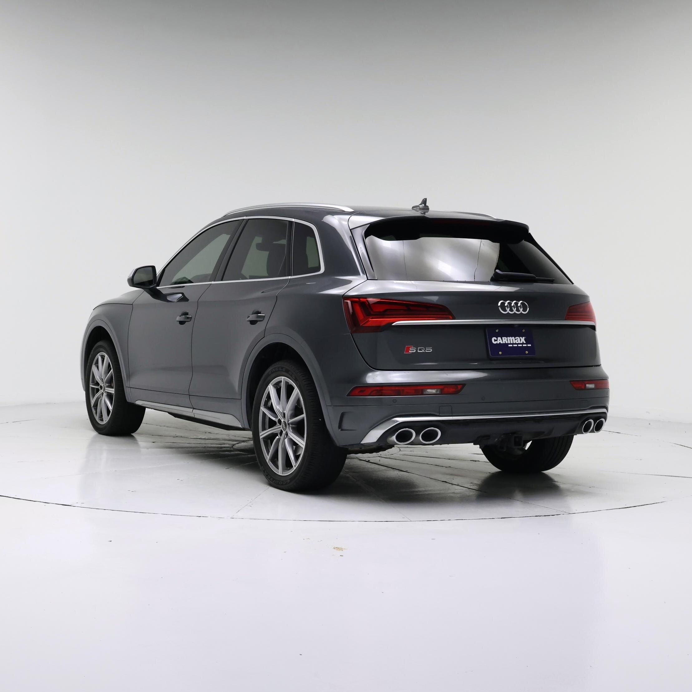 Thumbnail: 2022 Audi SQ5 - 2