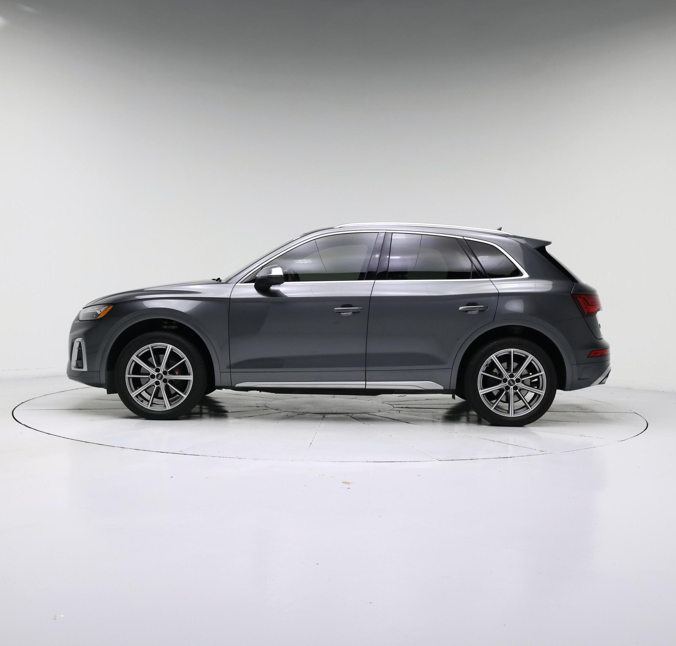 Thumbnail: 2022 Audi SQ5 - 3