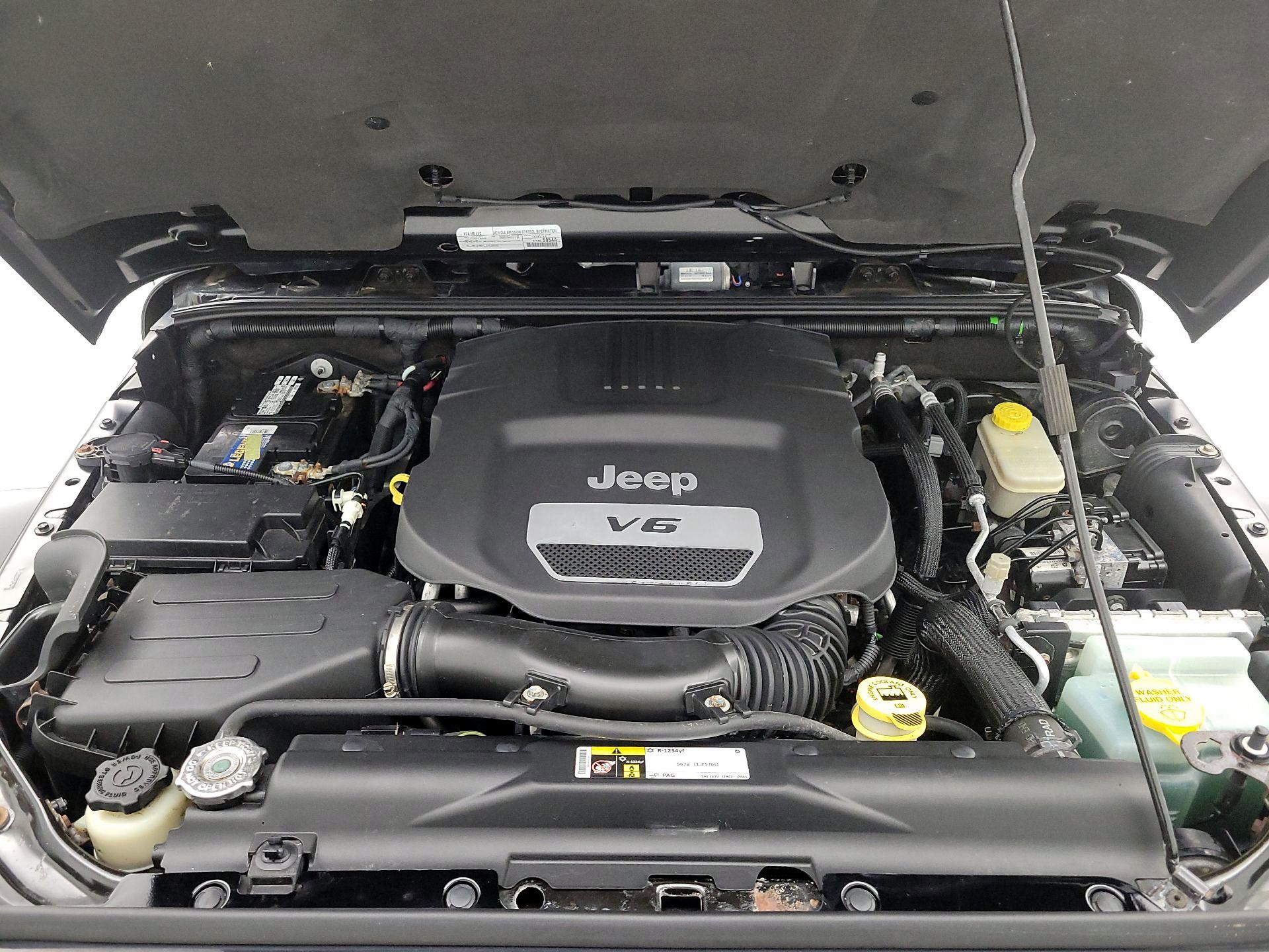 Thumbnail: 2016 Jeep Wrangler - 18