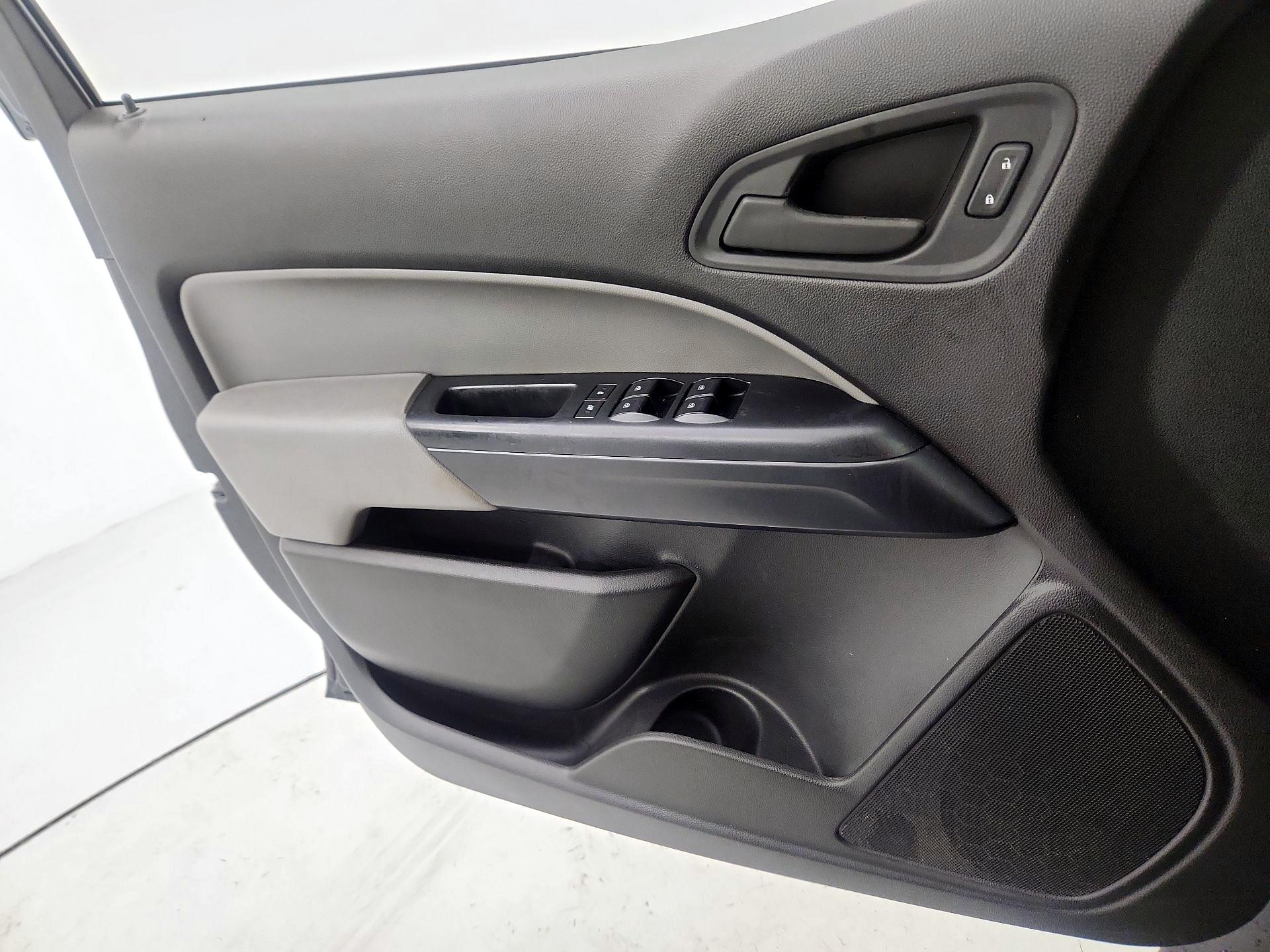 Thumbnail: 2016 Chevrolet Colorado - 12
