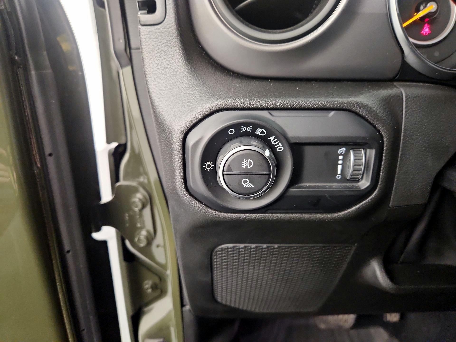 Thumbnail: 2023 Jeep Gladiator - 13