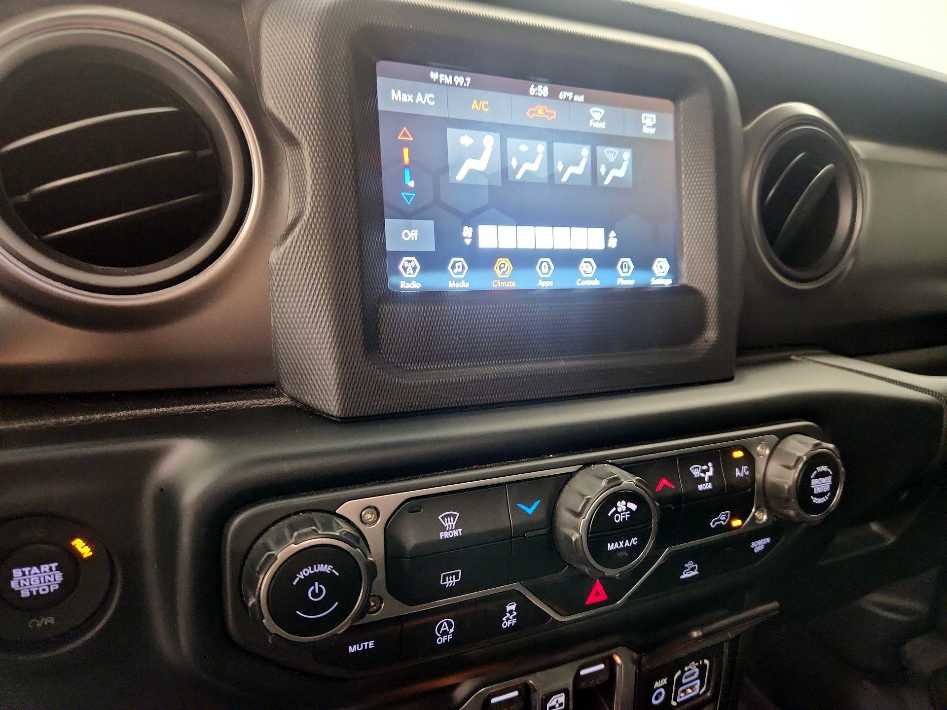 Thumbnail: 2023 Jeep Gladiator - 16