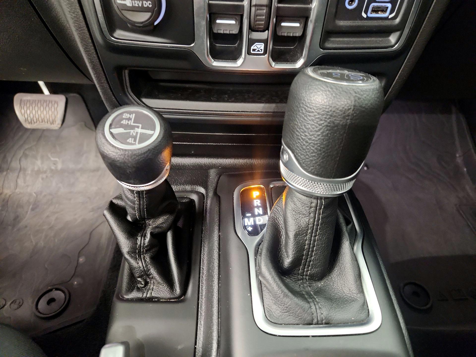 Thumbnail: 2023 Jeep Gladiator - 17
