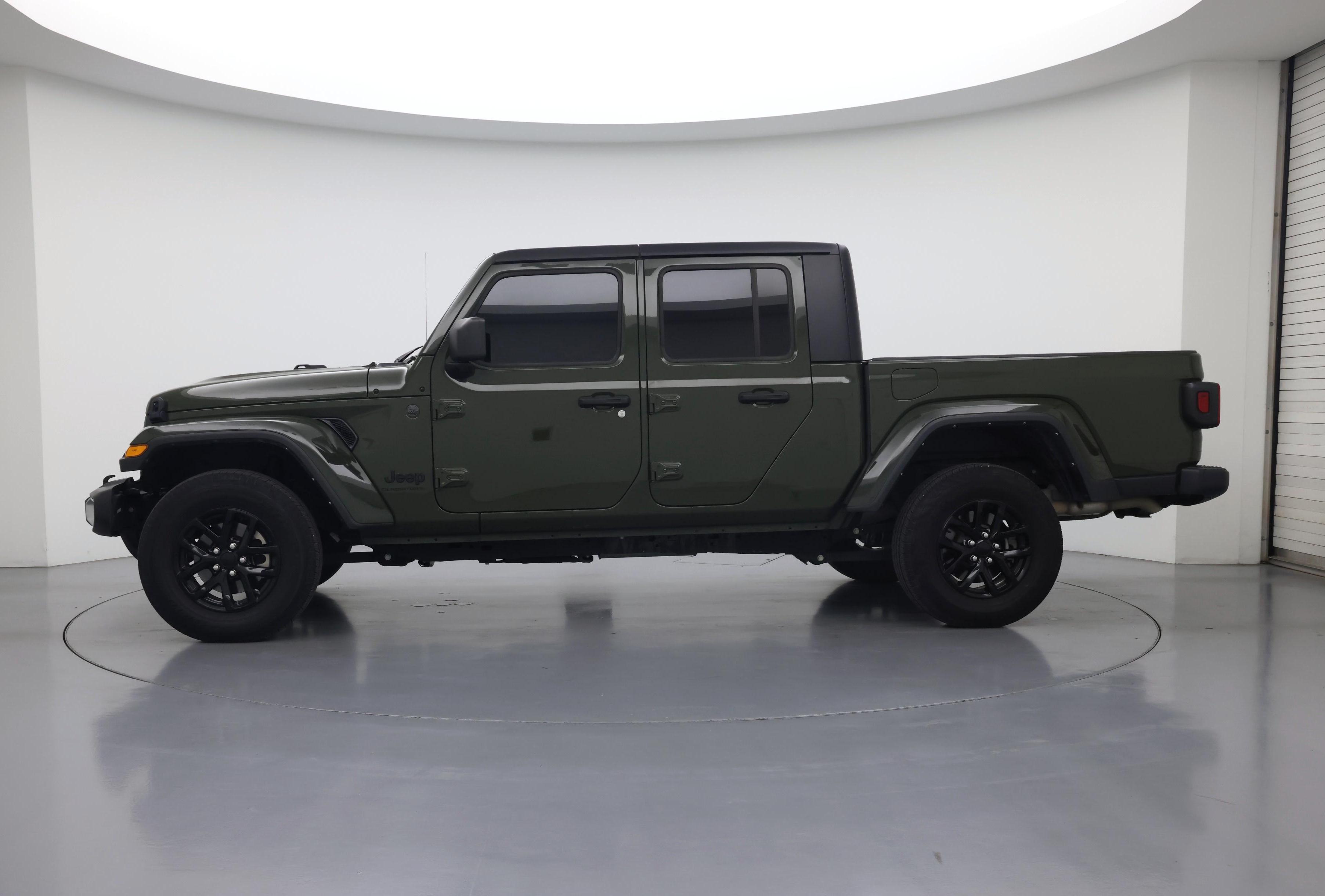 Thumbnail: 2023 Jeep Gladiator - 3