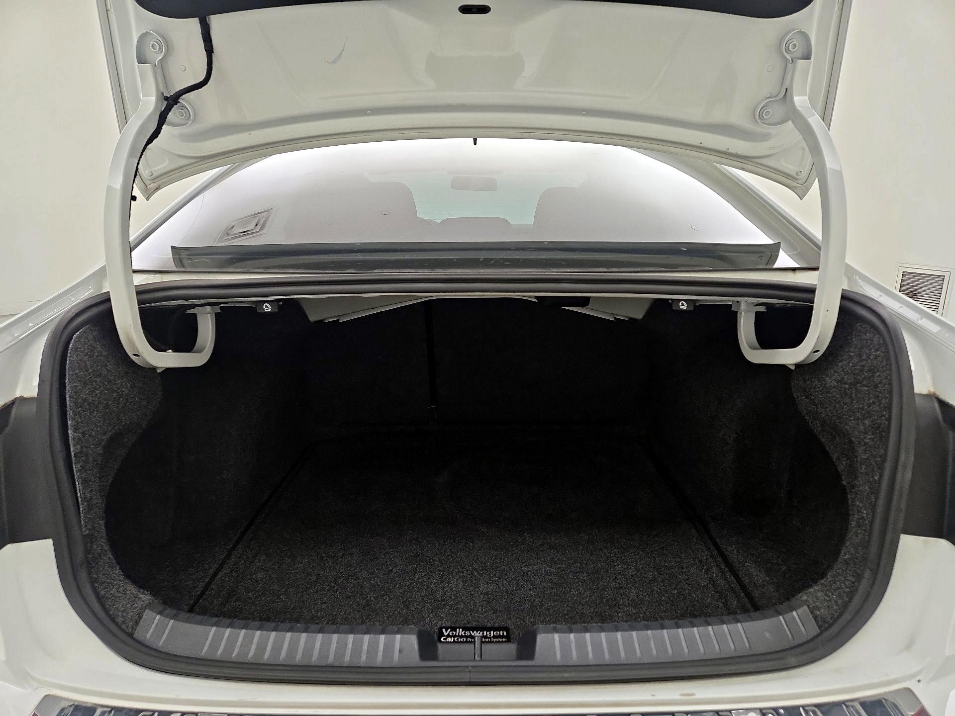 Thumbnail: 2019 Volkswagen Jetta - 20
