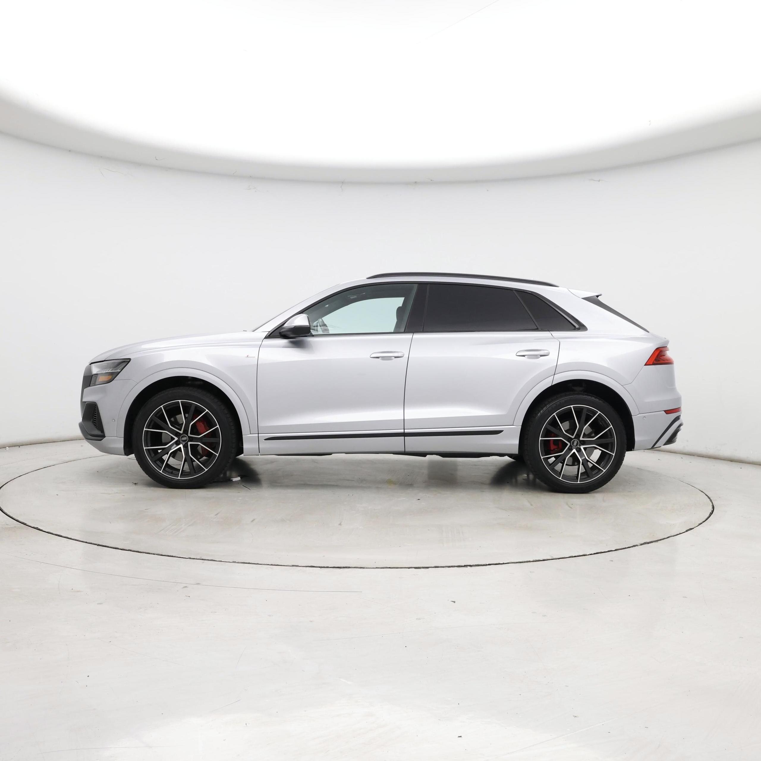Thumbnail: 2021 Audi Q8 - 3