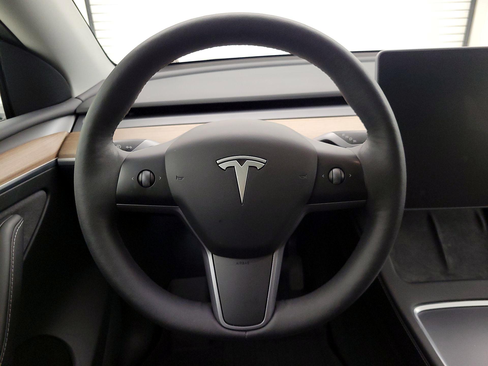 Thumbnail: 2023 Tesla Model Y - 10