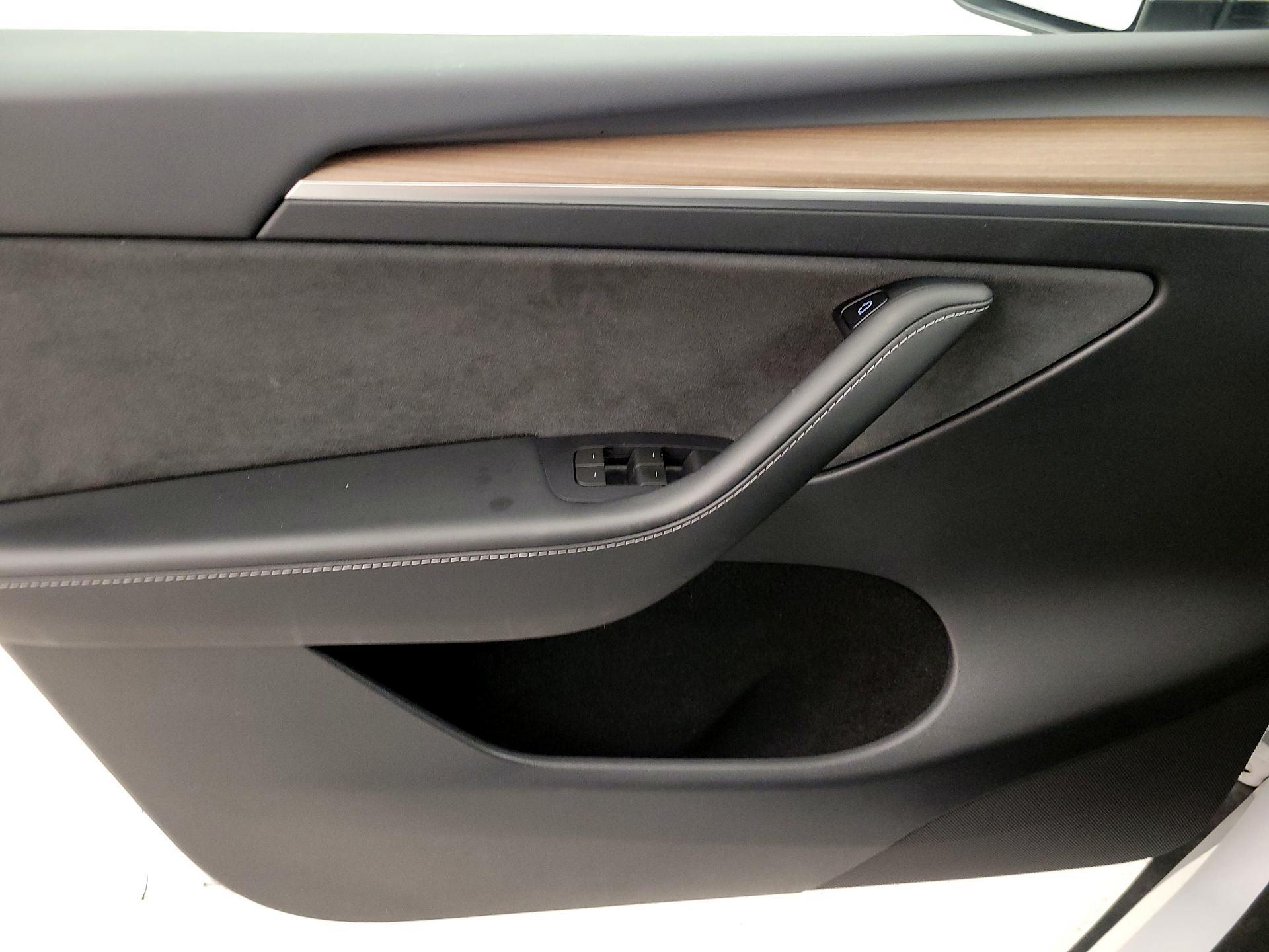 Thumbnail: 2023 Tesla Model Y - 12