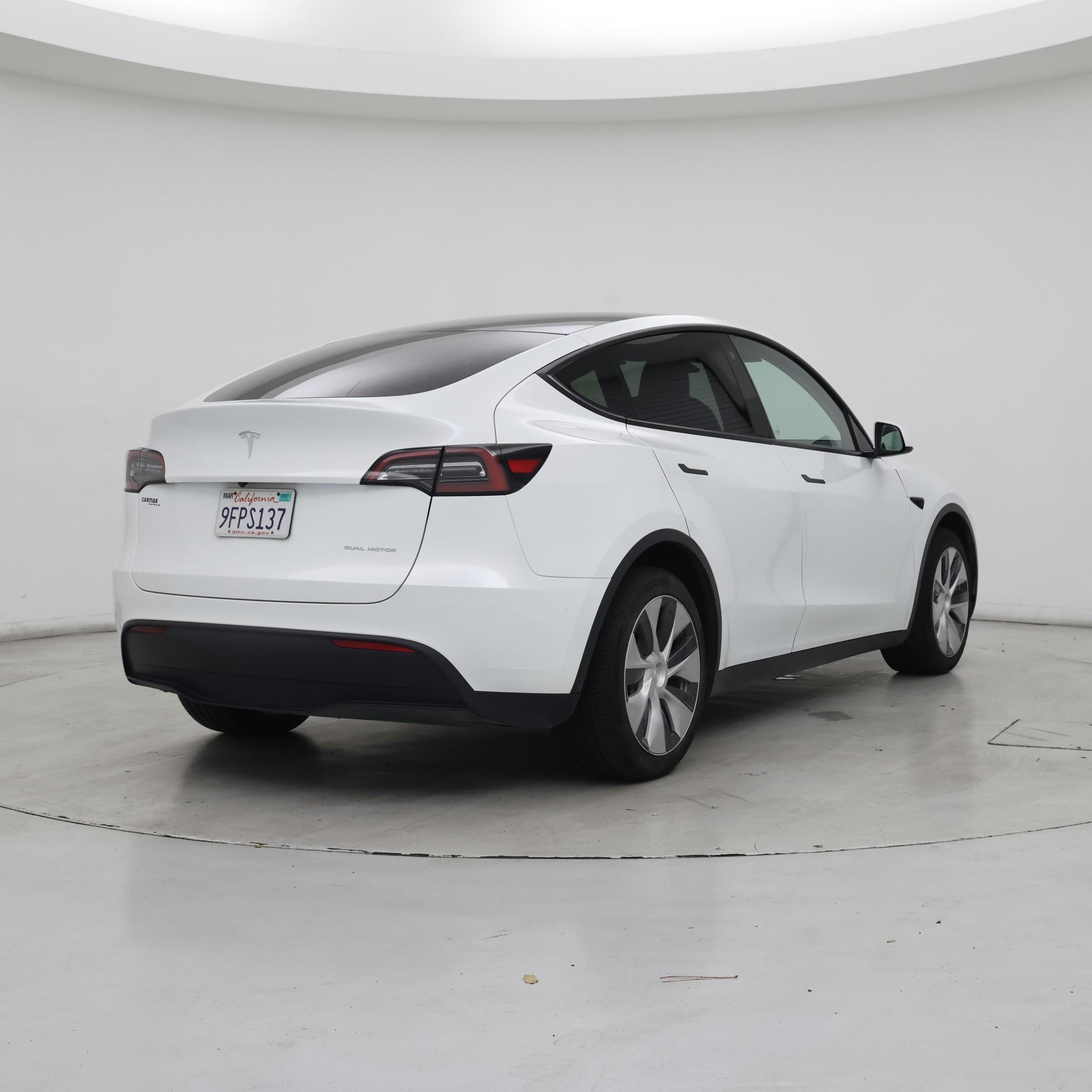 Thumbnail: 2023 Tesla Model Y - 8