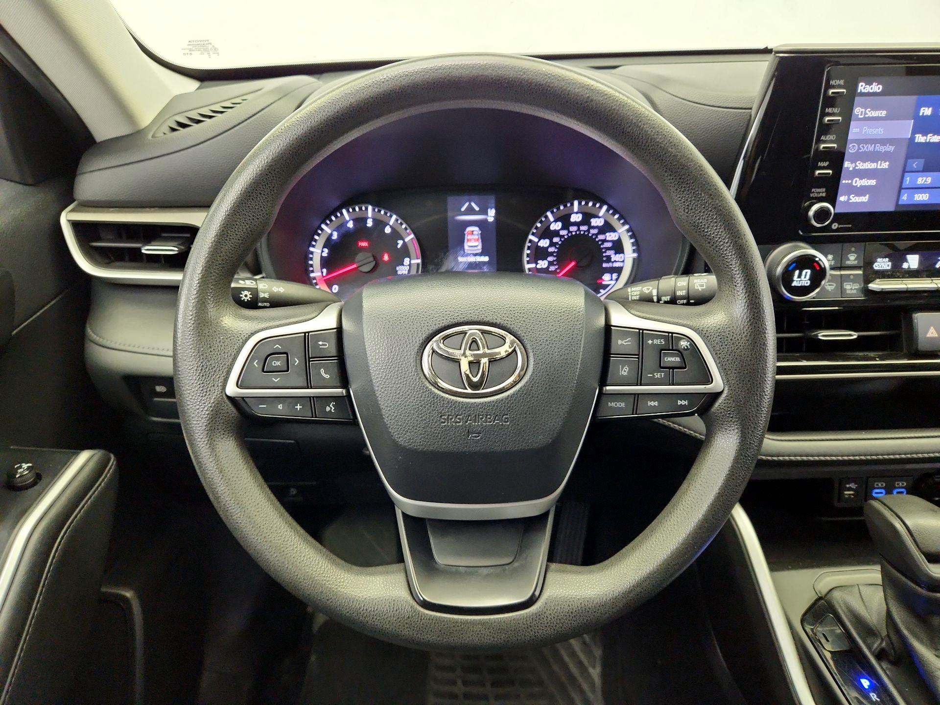 Thumbnail: 2022 Toyota Highlander - 10
