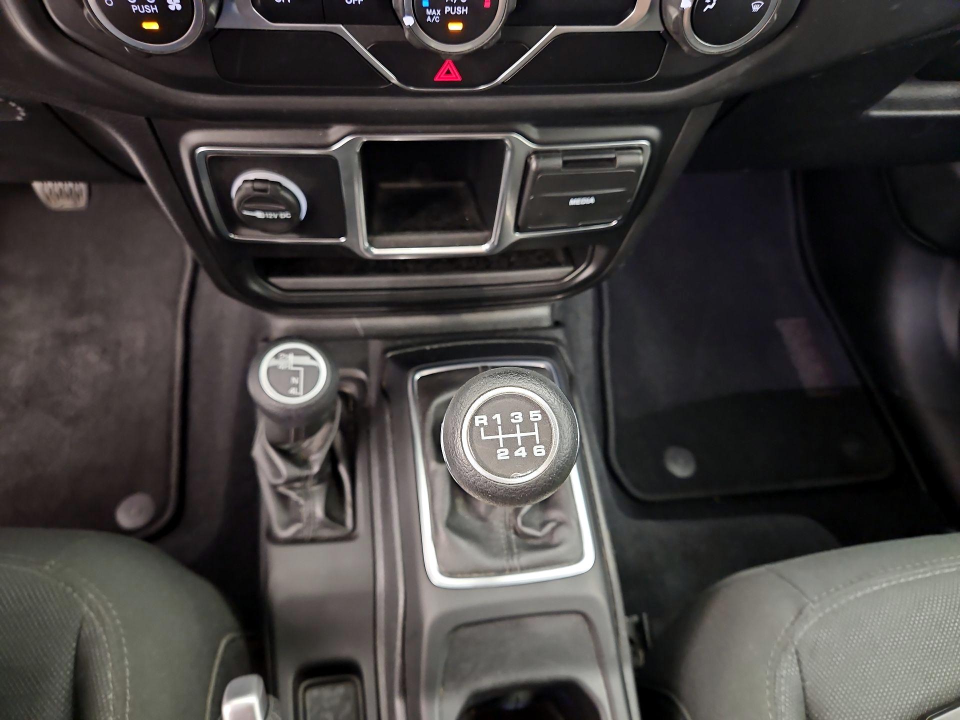 Thumbnail: 2020 Jeep Gladiator - 17