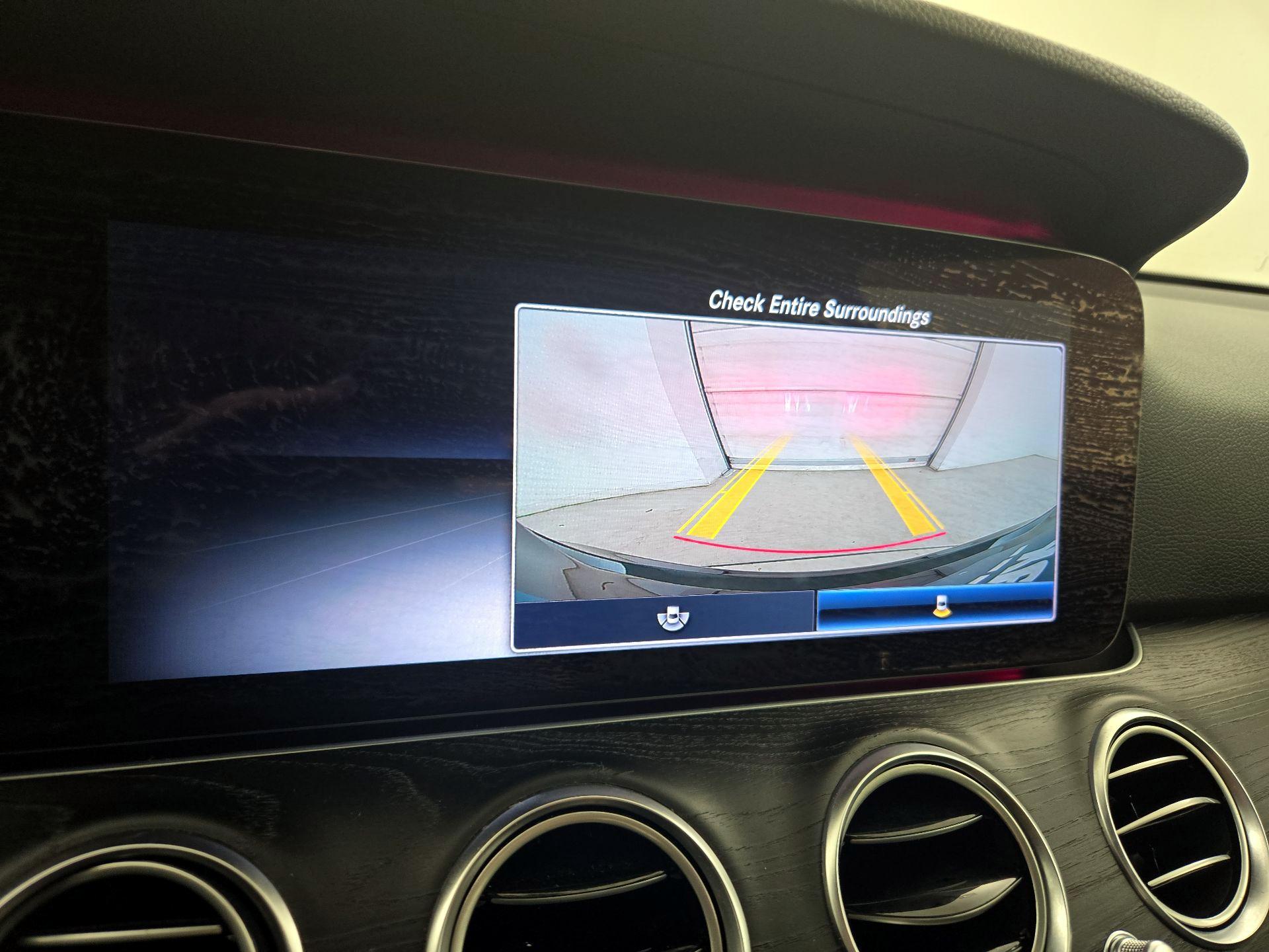 Thumbnail: 2020 Mercedes-Benz E-Class - 13