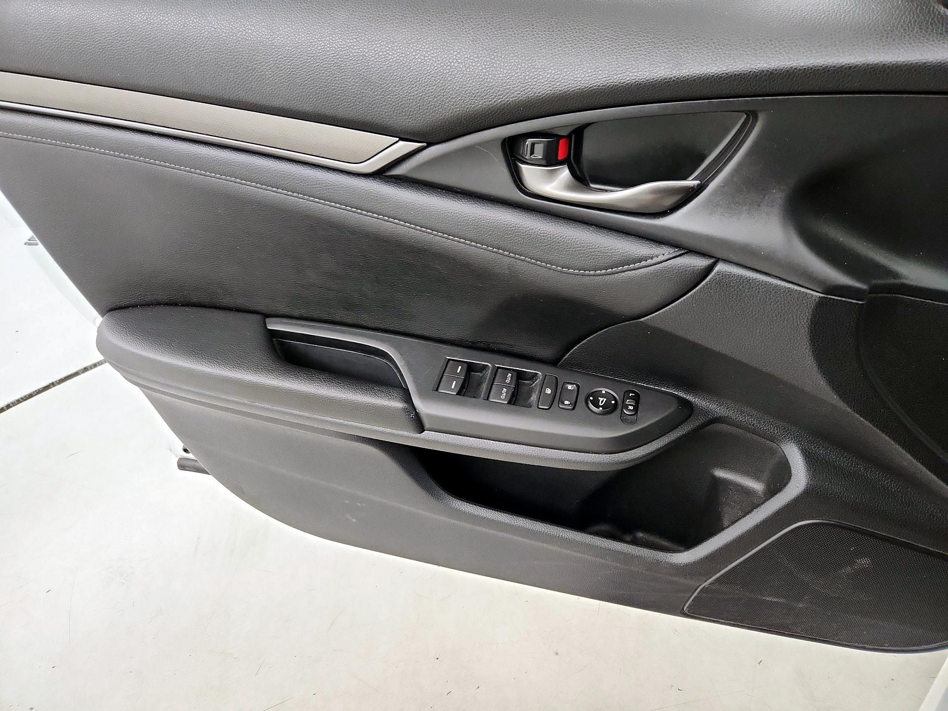 Thumbnail: 2018 Honda Civic - 12
