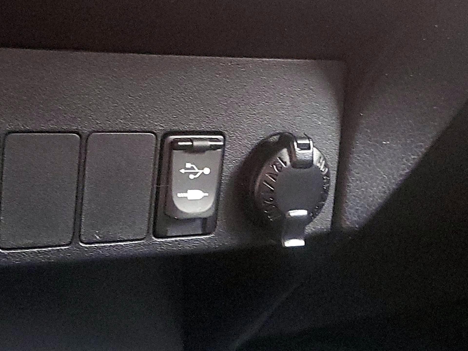 Thumbnail: 2014 Toyota RAV4 - 19