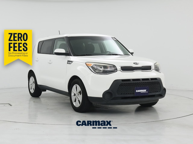 White 2015 Kia Soul Wagon Automatic