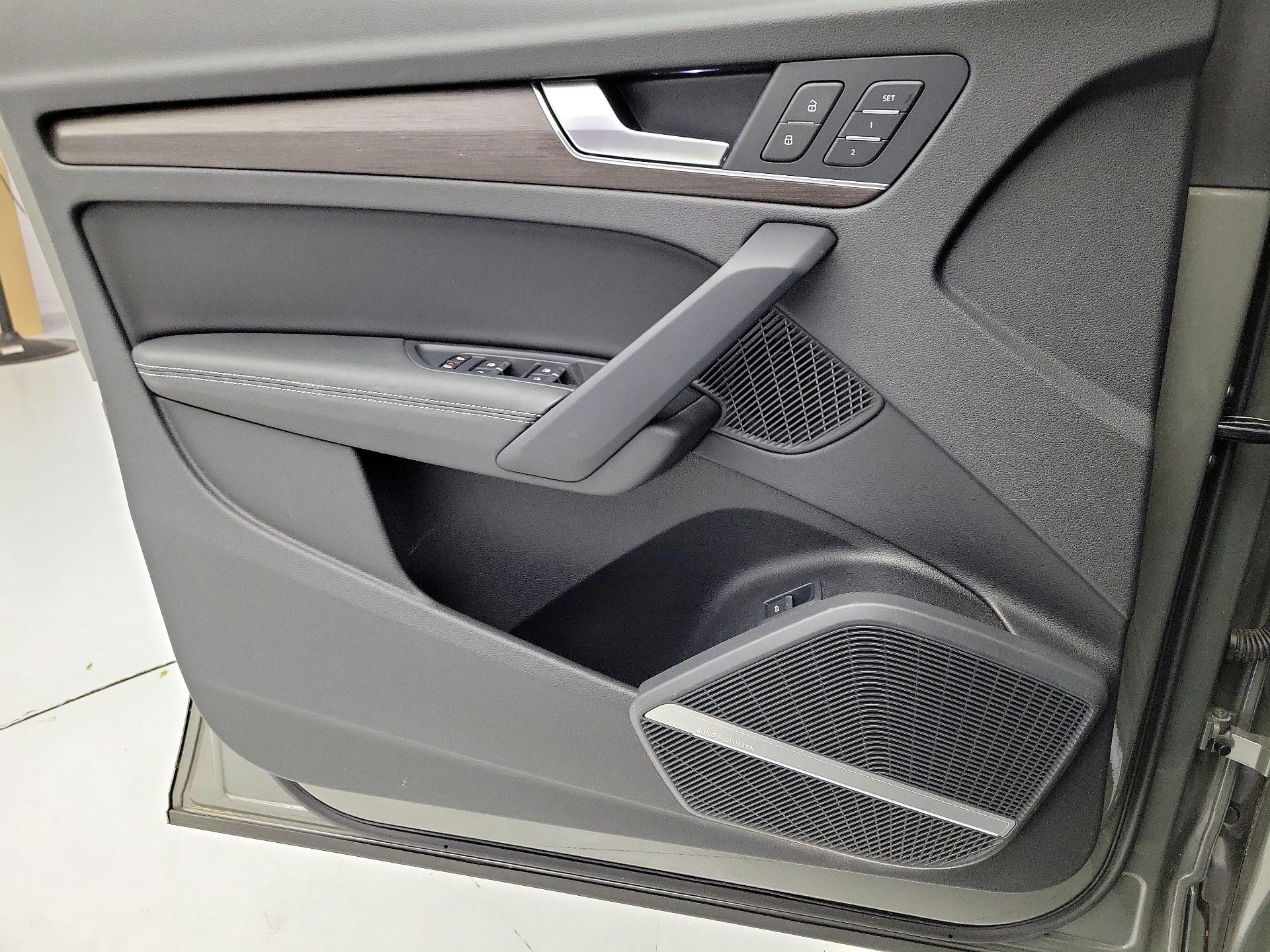 Thumbnail: 2023 Audi Q5 - 12
