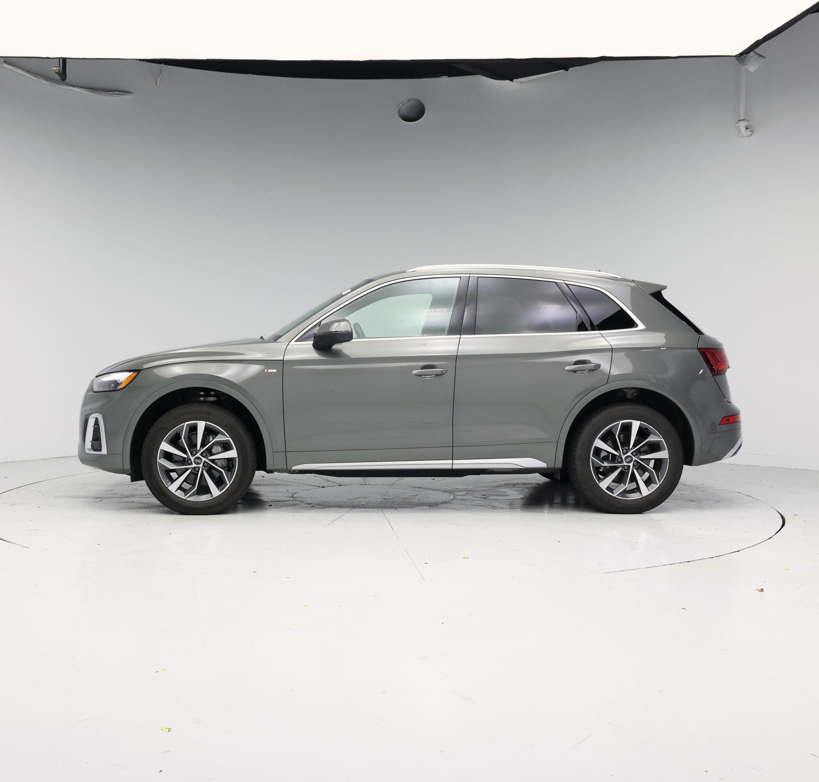 Thumbnail: 2023 Audi Q5 - 3