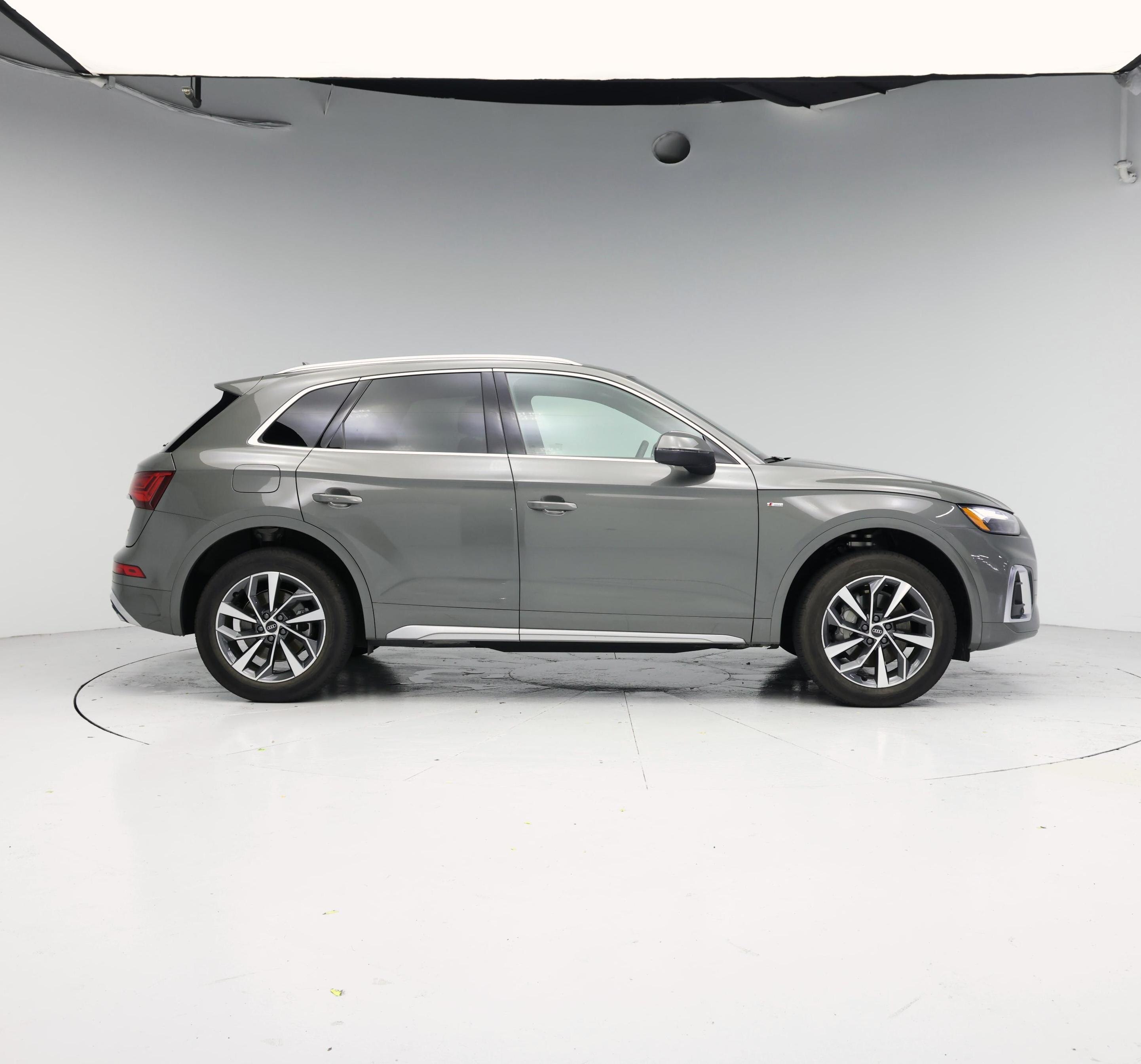 Thumbnail: 2023 Audi Q5 - 7