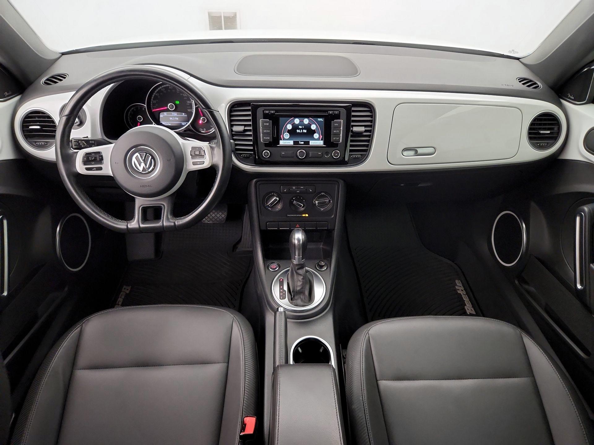 Thumbnail: 2015 Volkswagen Beetle - 9