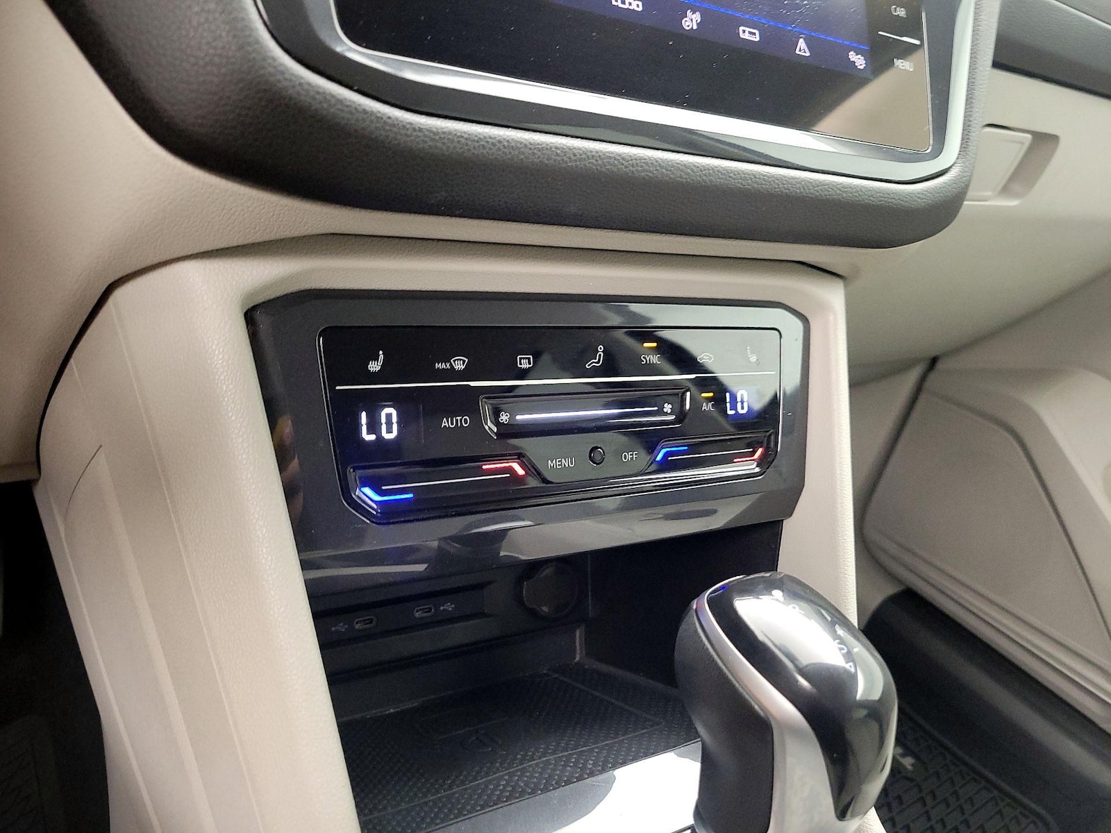 2022 Volkswagen Tiguan SE - Photo 17