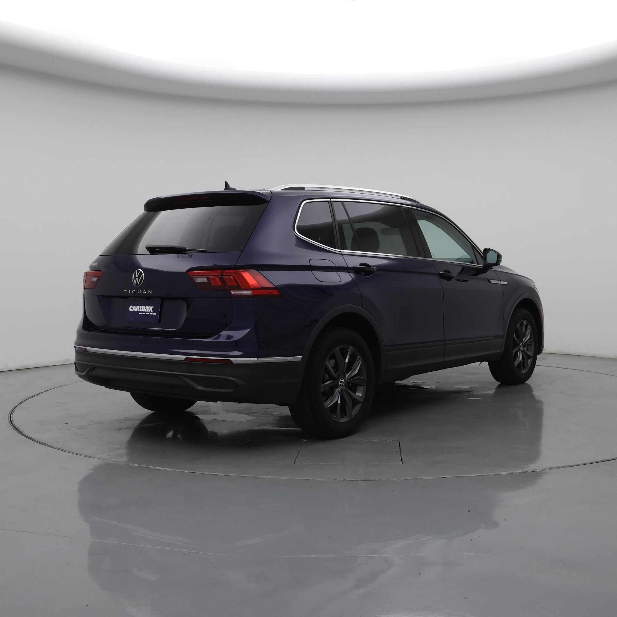 Thumbnail: 2022 Volkswagen Tiguan - 8