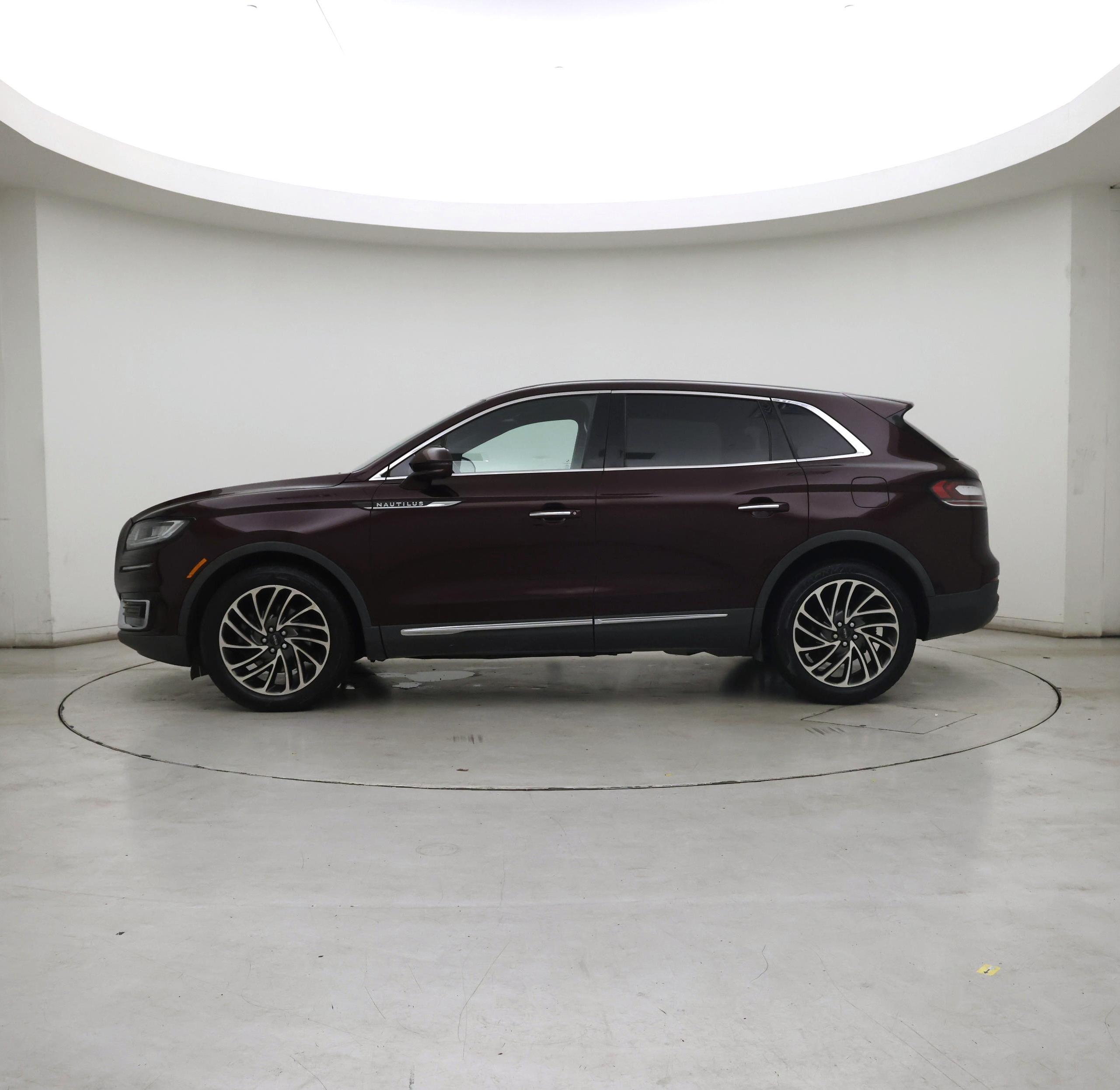 Thumbnail: 2020 Lincoln Nautilus - 3
