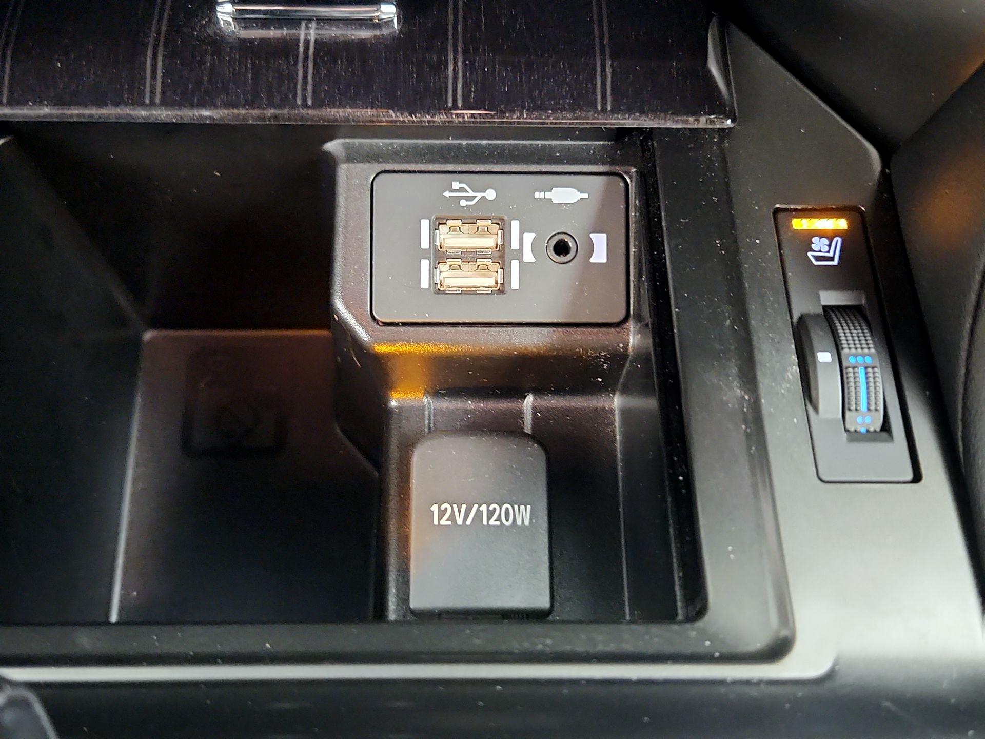 Thumbnail: 2022 Lexus GX - 19