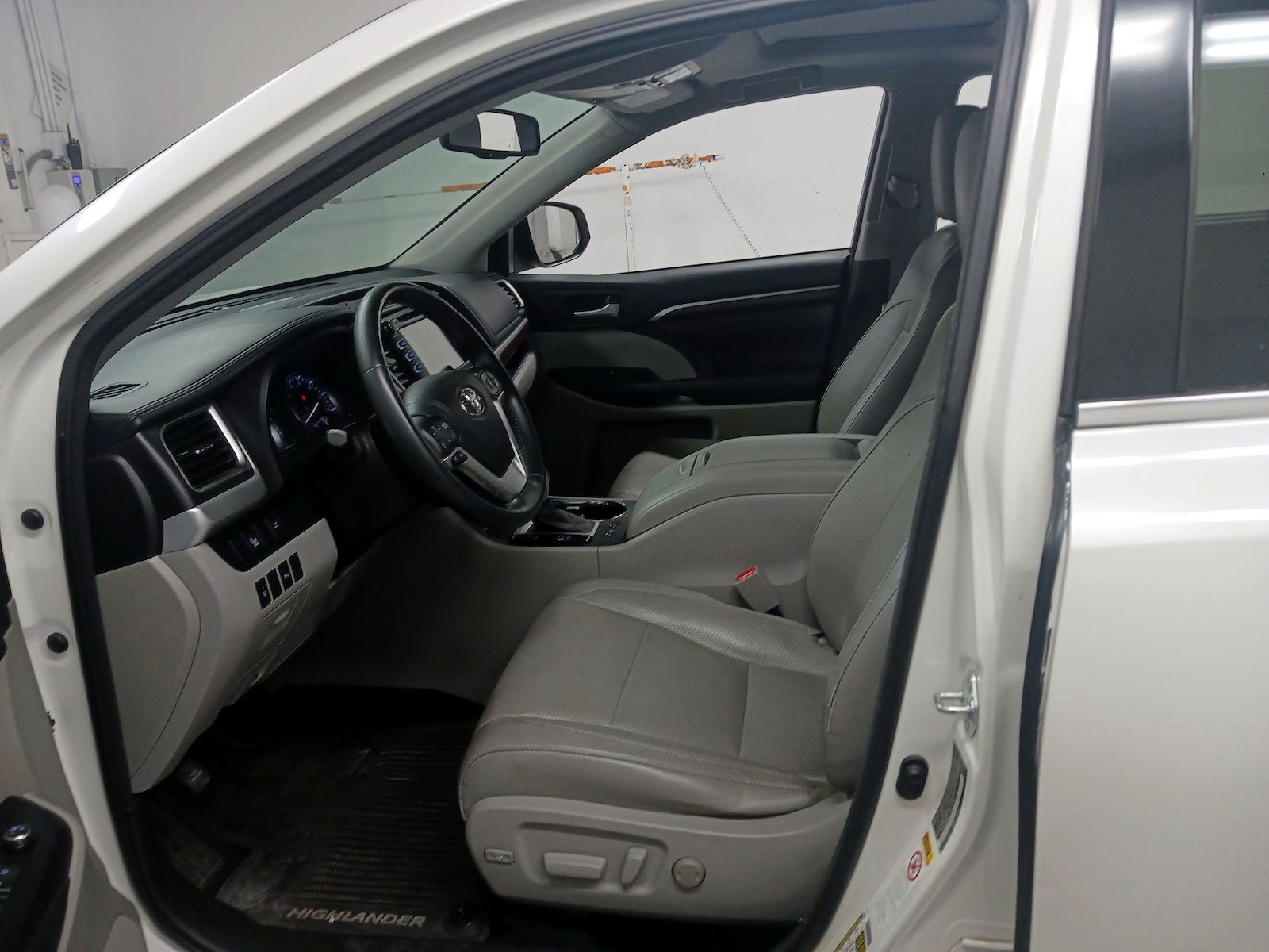 2016 Toyota Highlander Limited - Photo 12