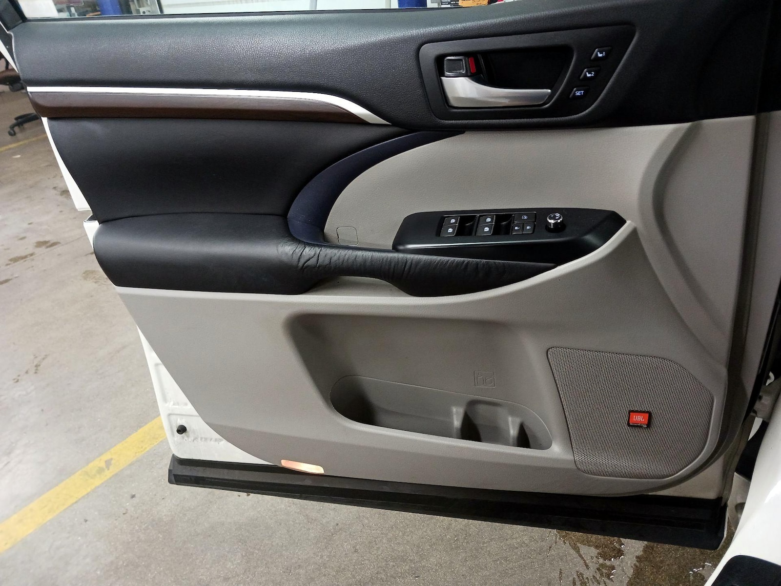 2016 Toyota Highlander Limited - Photo 13